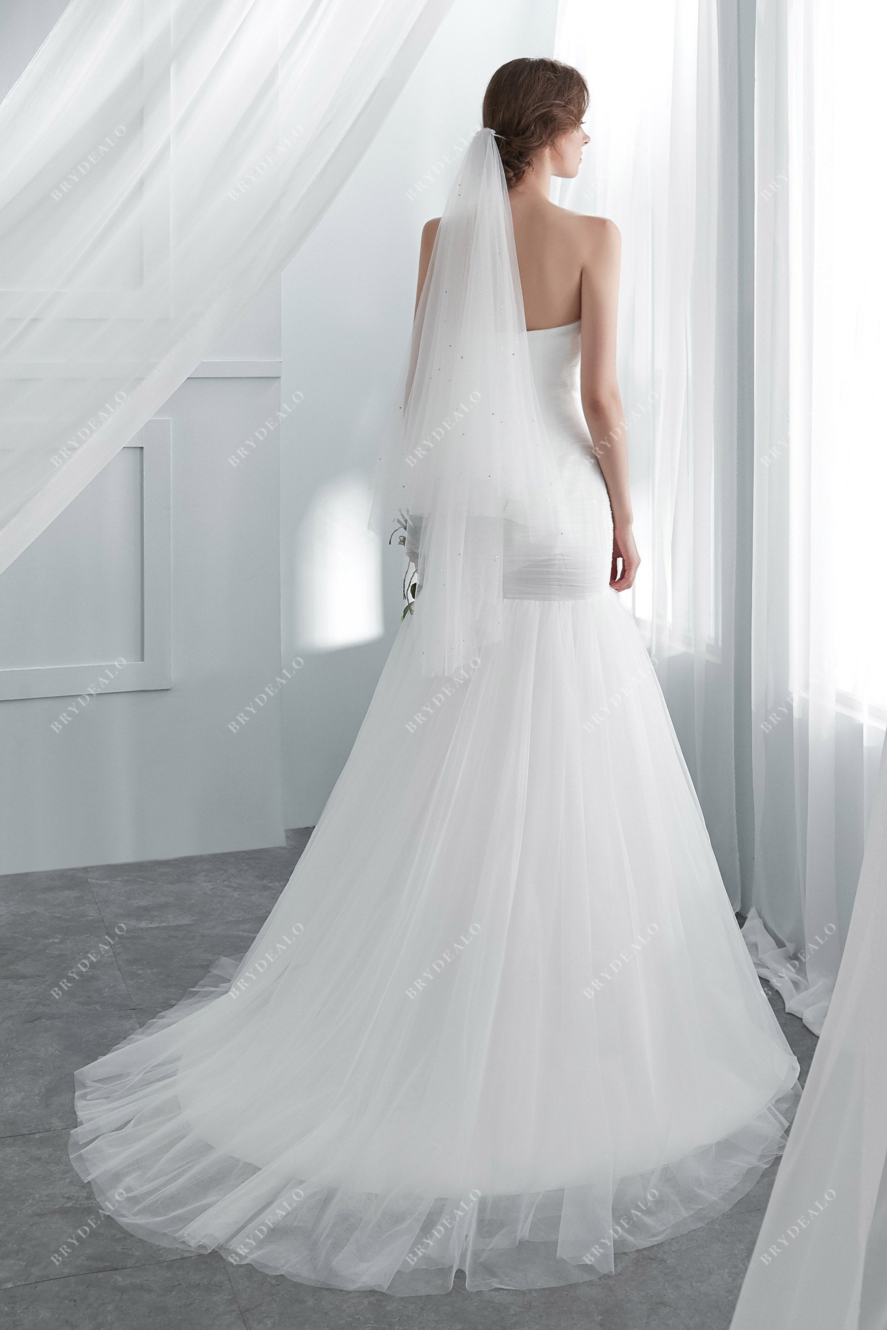 Figure-flattering Pleated Trumpet Wedding Gown for Wholesale