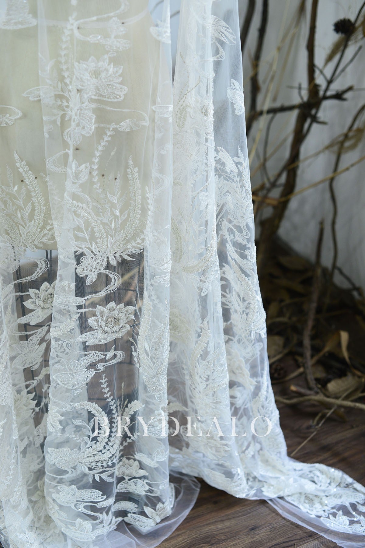 Heavy Beaded Embroidery Lotus Lace Fabric for Wholesale