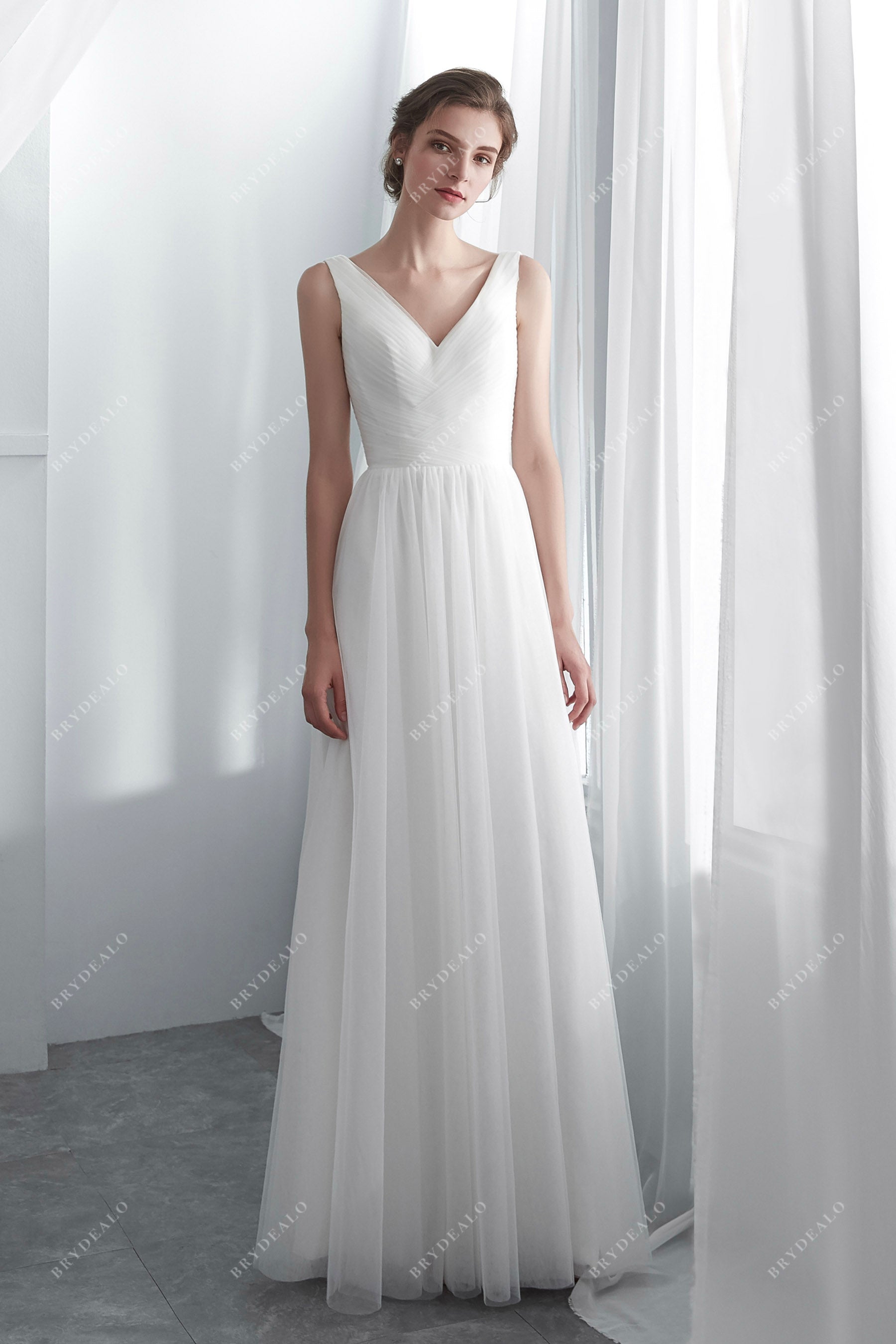 V-neck Ivory Tulle Pleated A-line Romantic Wedding Gown
