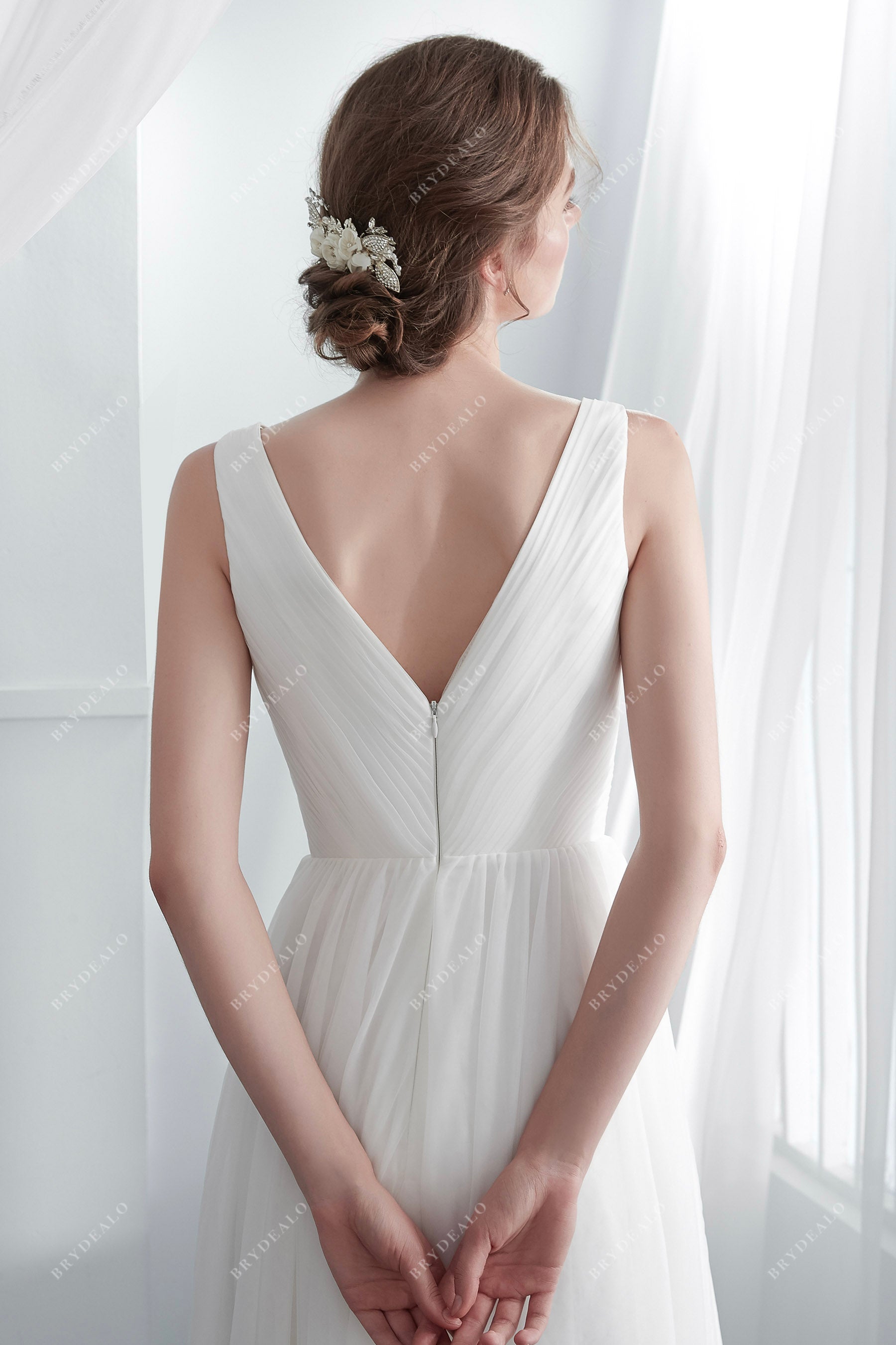 Pleated V-Back Tulle Wedding Dress