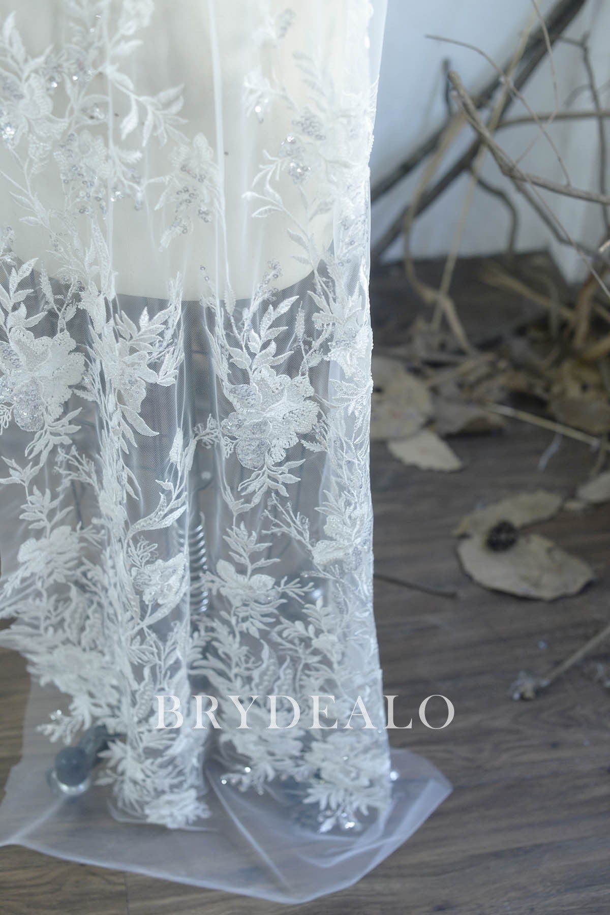 Luxury Beaded Flower Leaf Bridal Lace Fabric for Wholesale