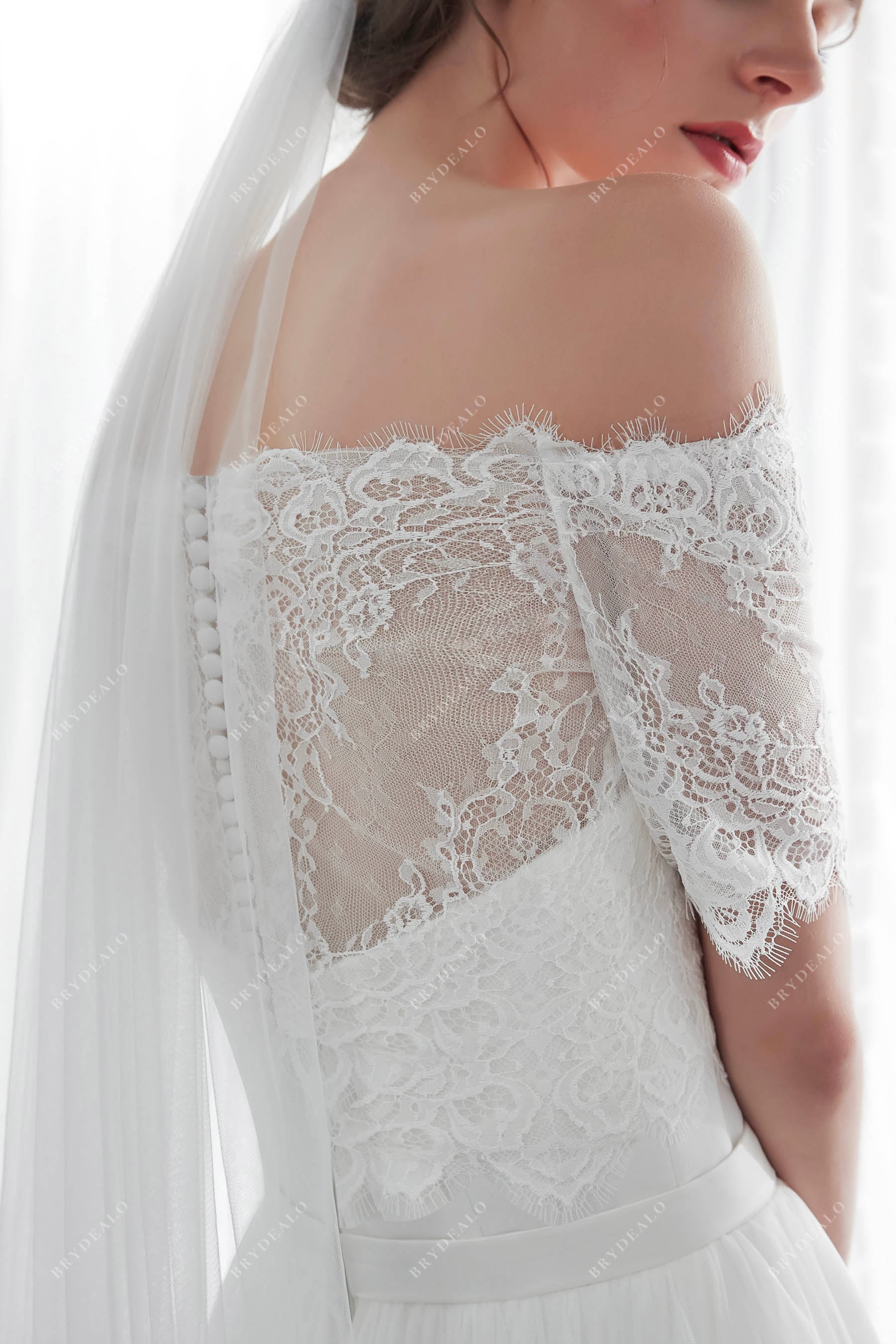 Off-shoulder Lace Cape