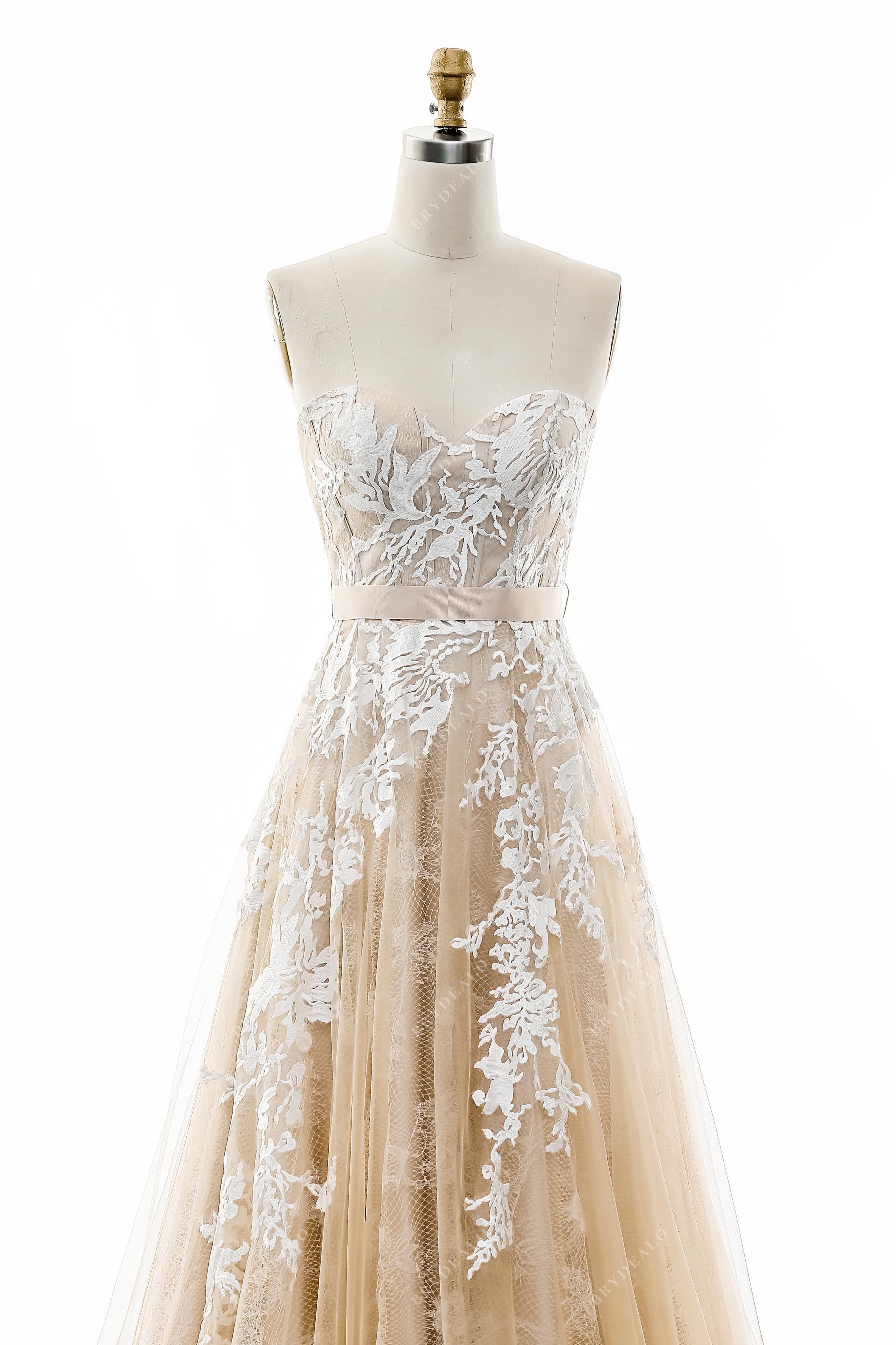 strapless sweetheart neck lace tulle wedding gown
