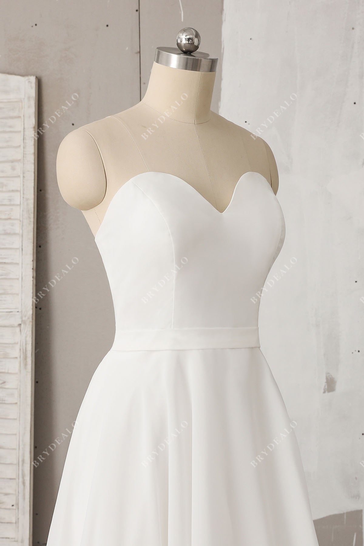sweetheart neck strapless chiffon dress