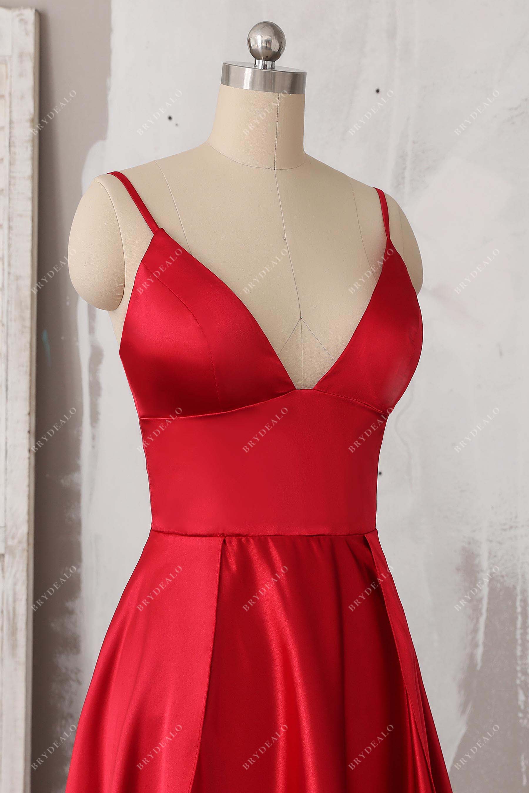 V-neck thin straps dress