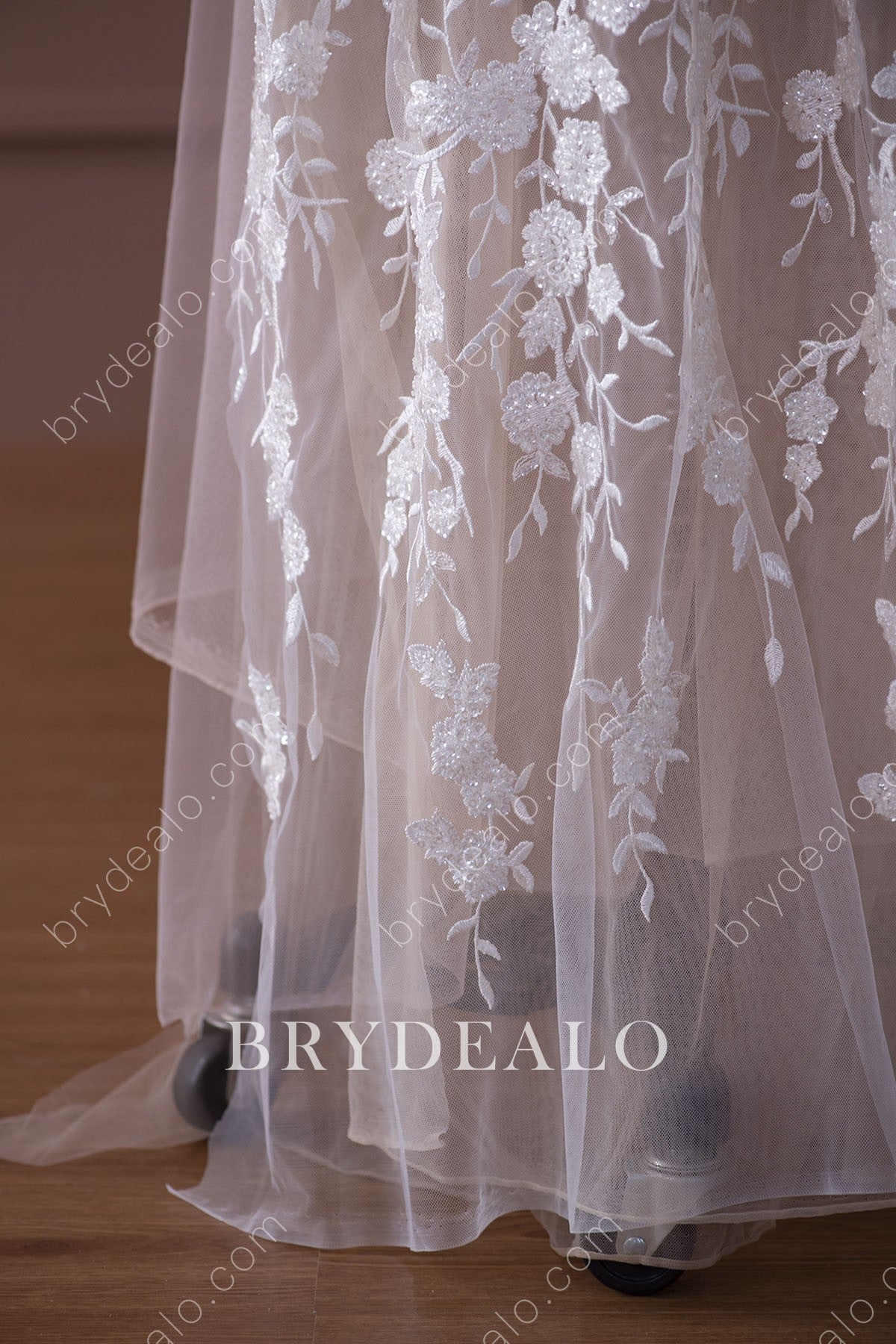 Exquisite Beaded Floral Leafy Bridal Lace Fabric for Wholesale