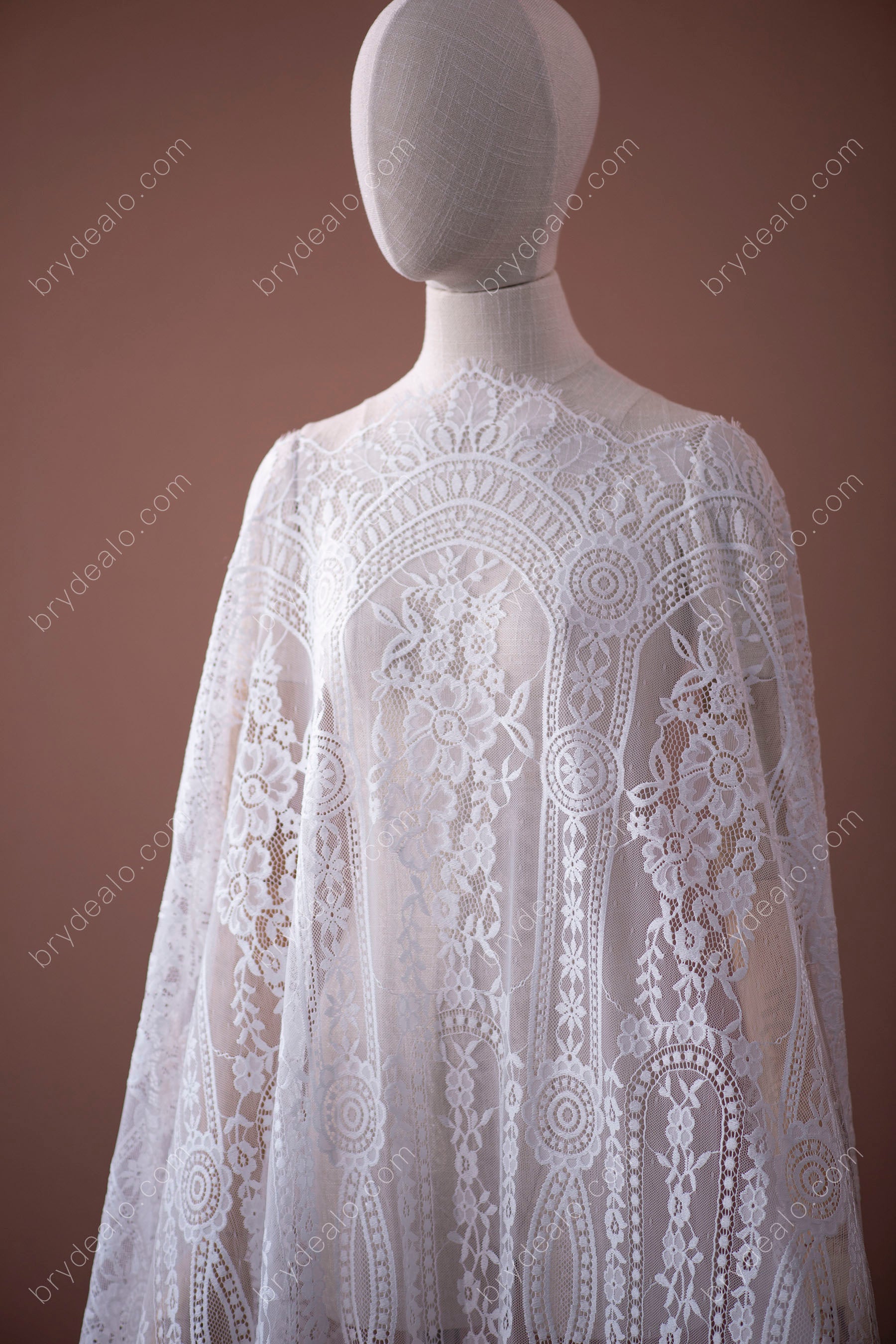 Beautiful Geometric Scalloped Eyelash Lace Fabric for Wholesale