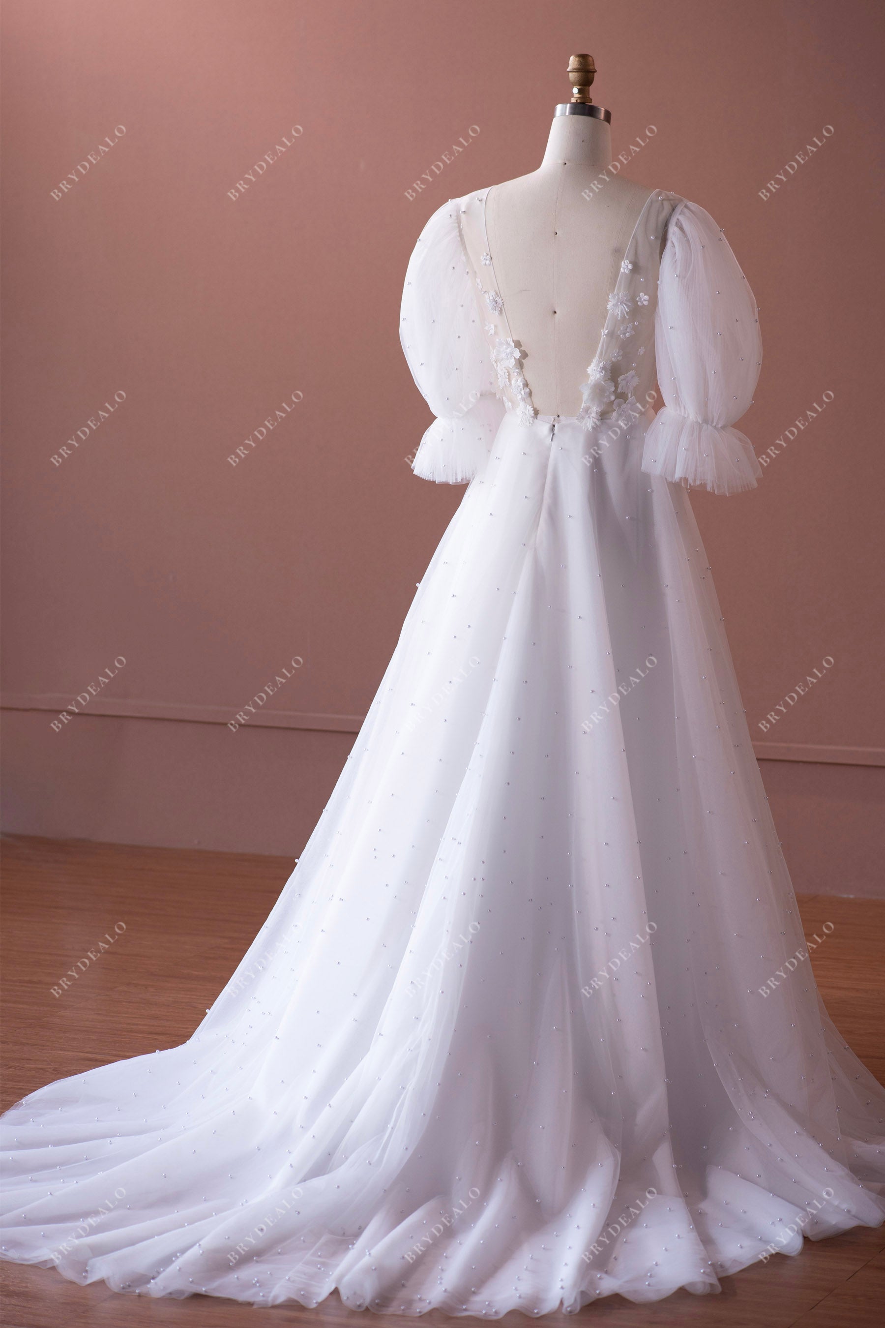 Bubble Sleeve Handmade Flower Pearl Tulle Open Back A-line Wedding Dress