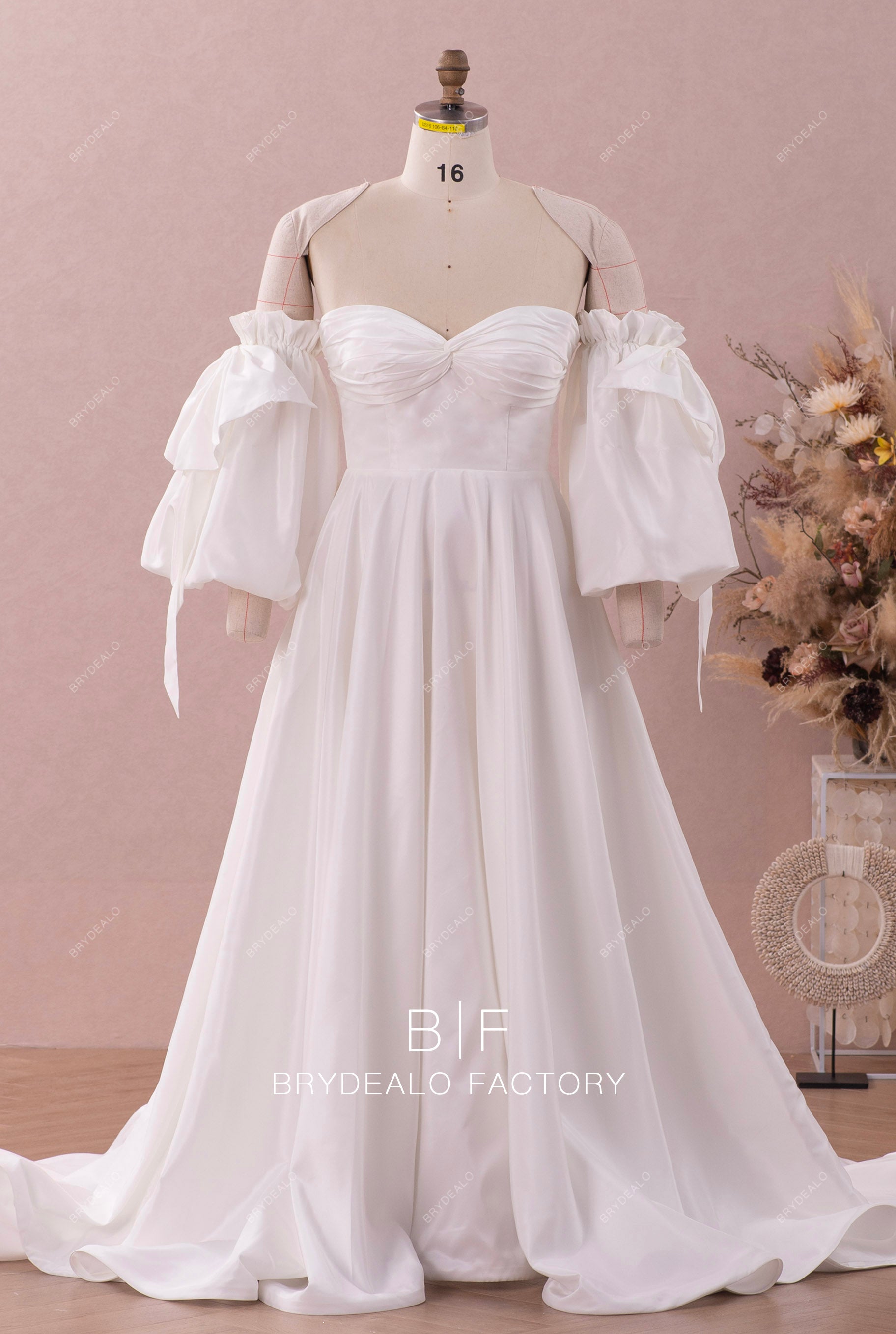 bubble sleeve sweetheart A-line wedding dress