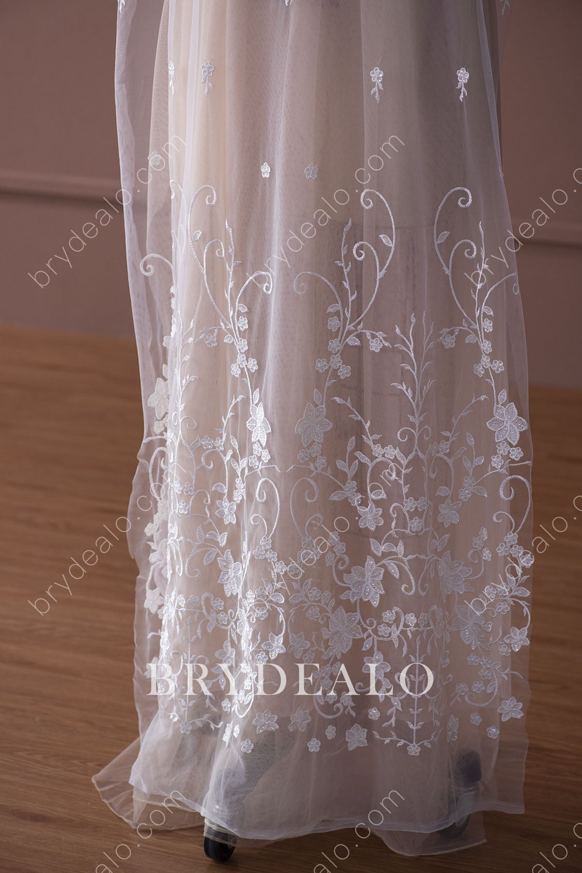 Classy Sequined Flower Bridal Lace Fabric for Wholesale
