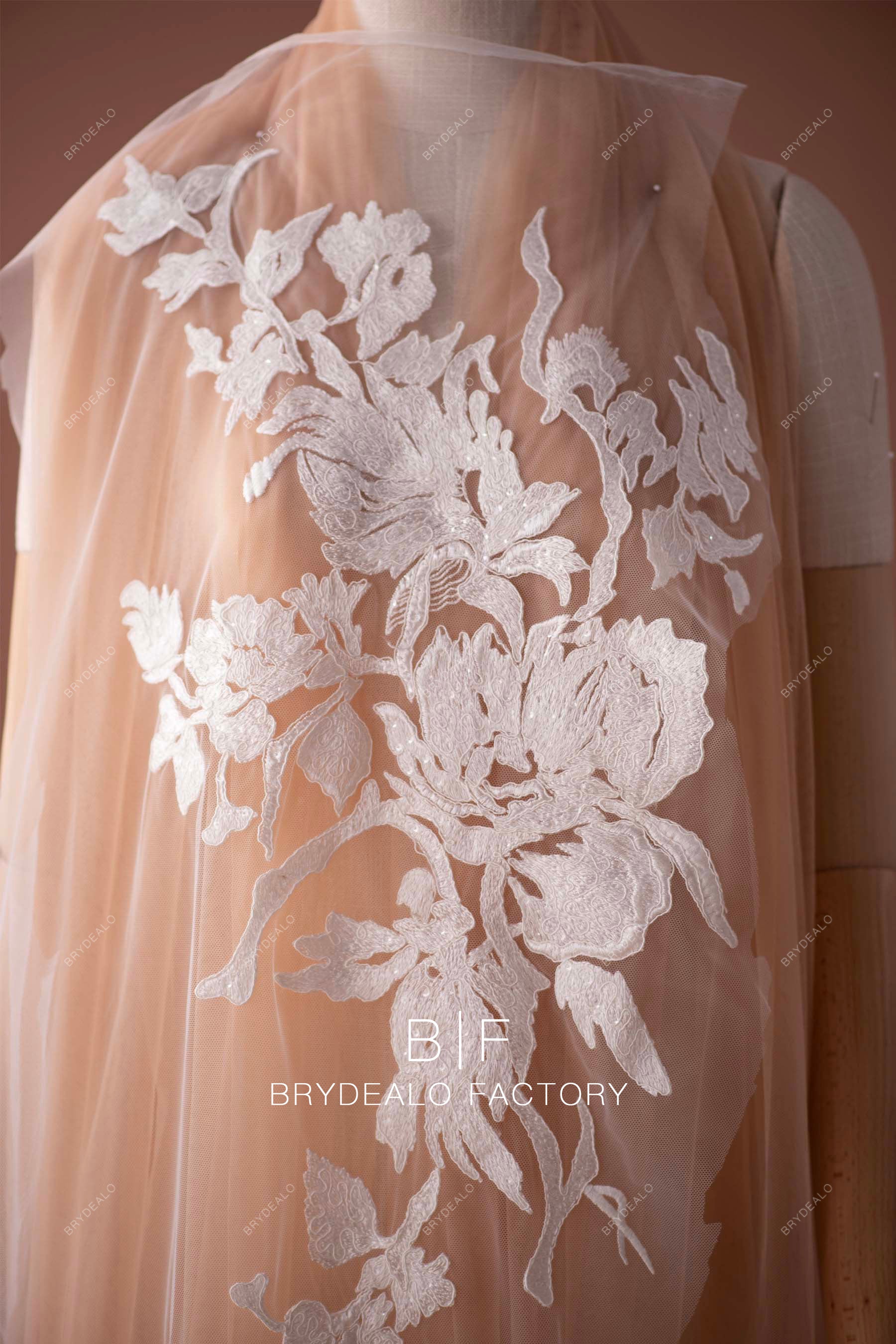 Wholesale Shimmery Cording Bridal Lace Applique Wholesale Shimmery Cording Bridal Lace Applique