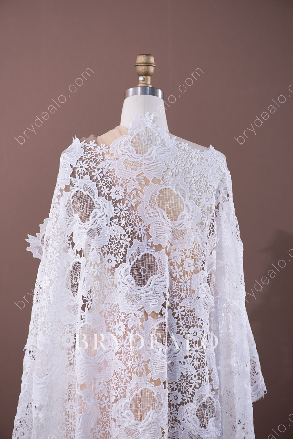 Trendy Wild Flower Crochet Bridal Lace Fabric for Wholesale