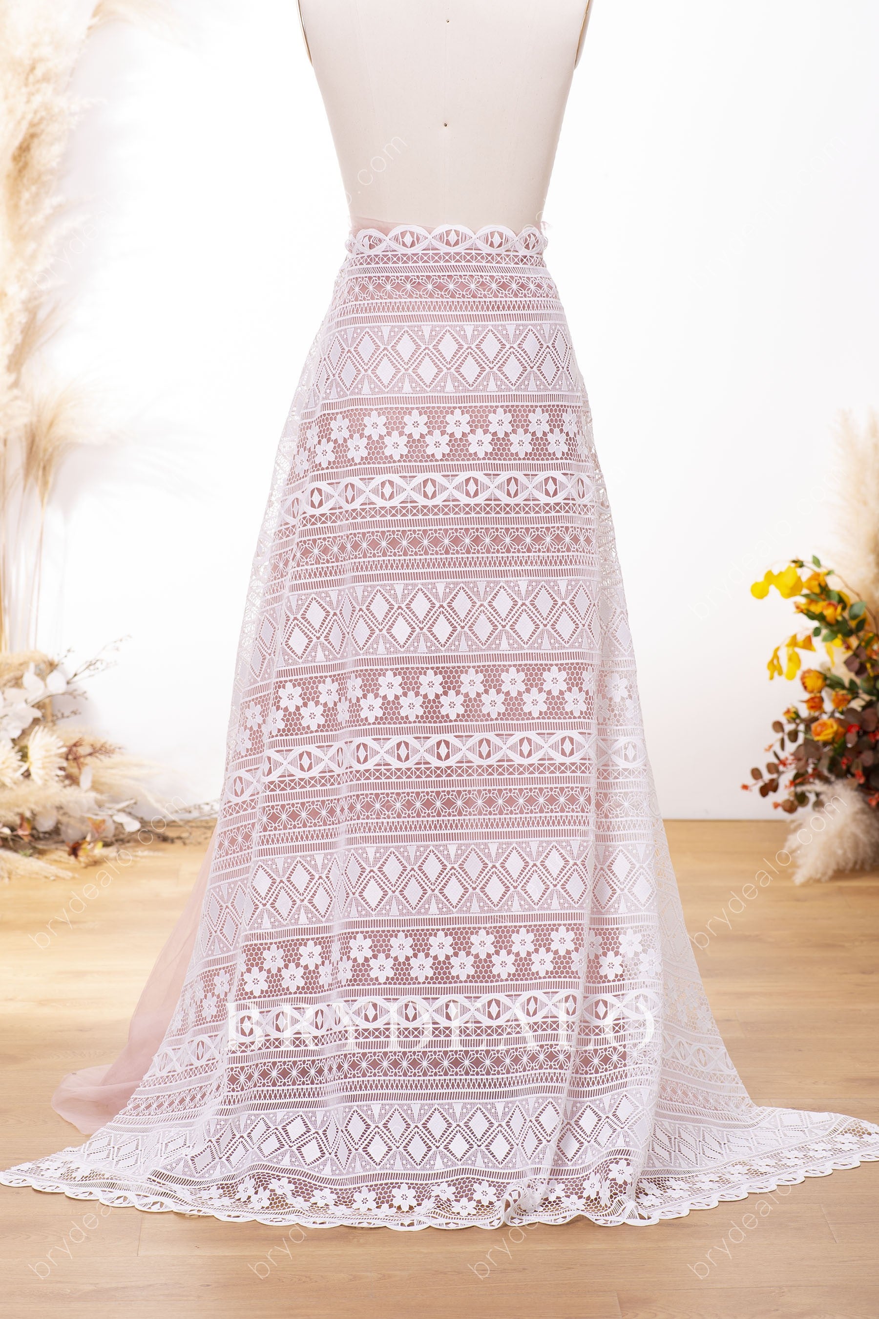 Double Border Patterned Crochet Lace Fabric Double Border Patterned Crochet Lace Fabric
