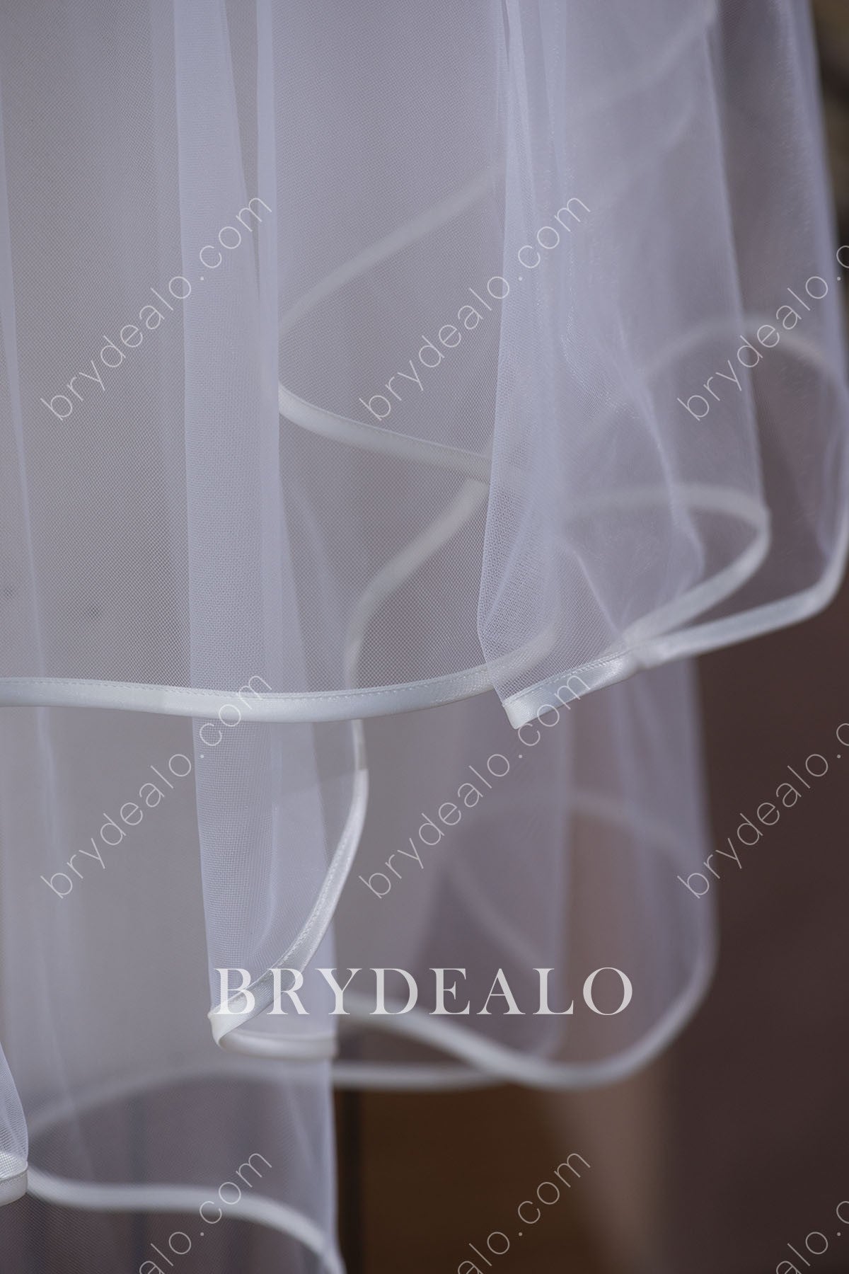 fingertip two-tier veil