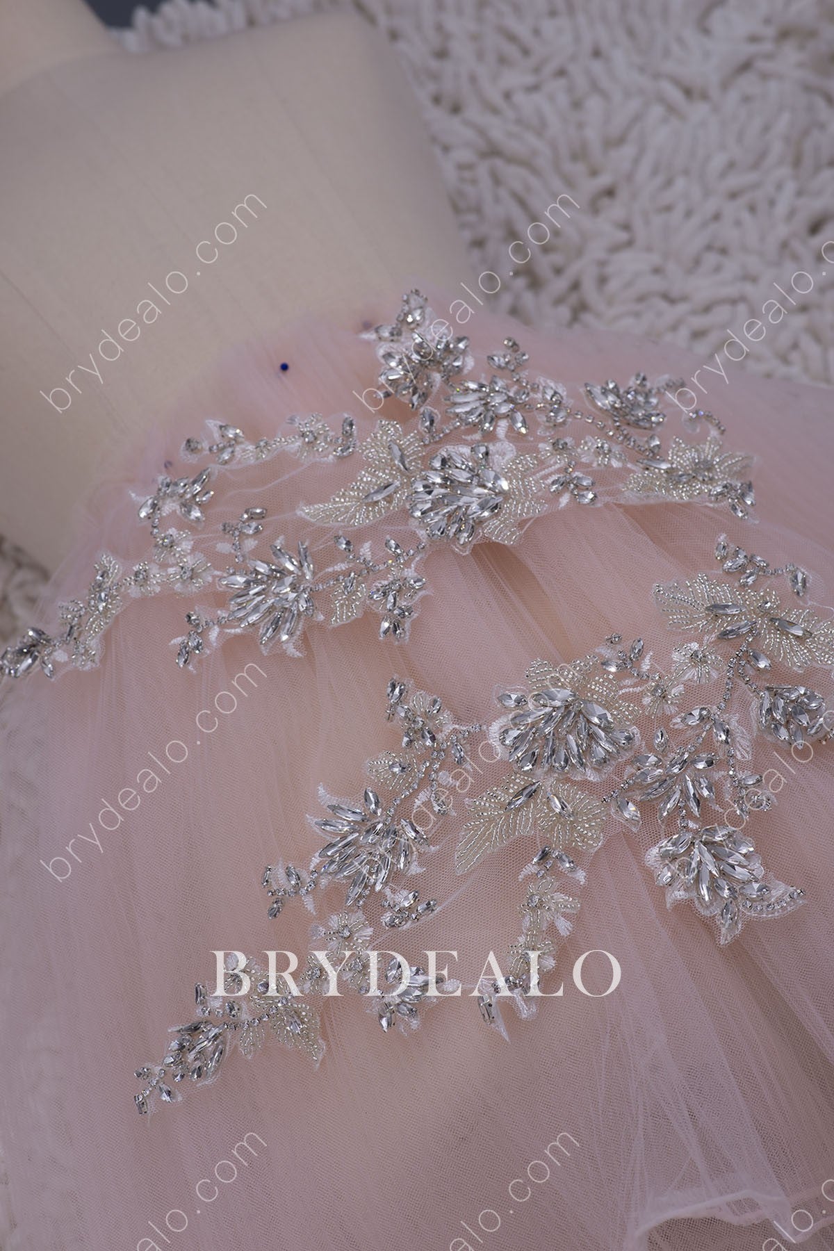 Eye-catching Crystals Lace Appliques