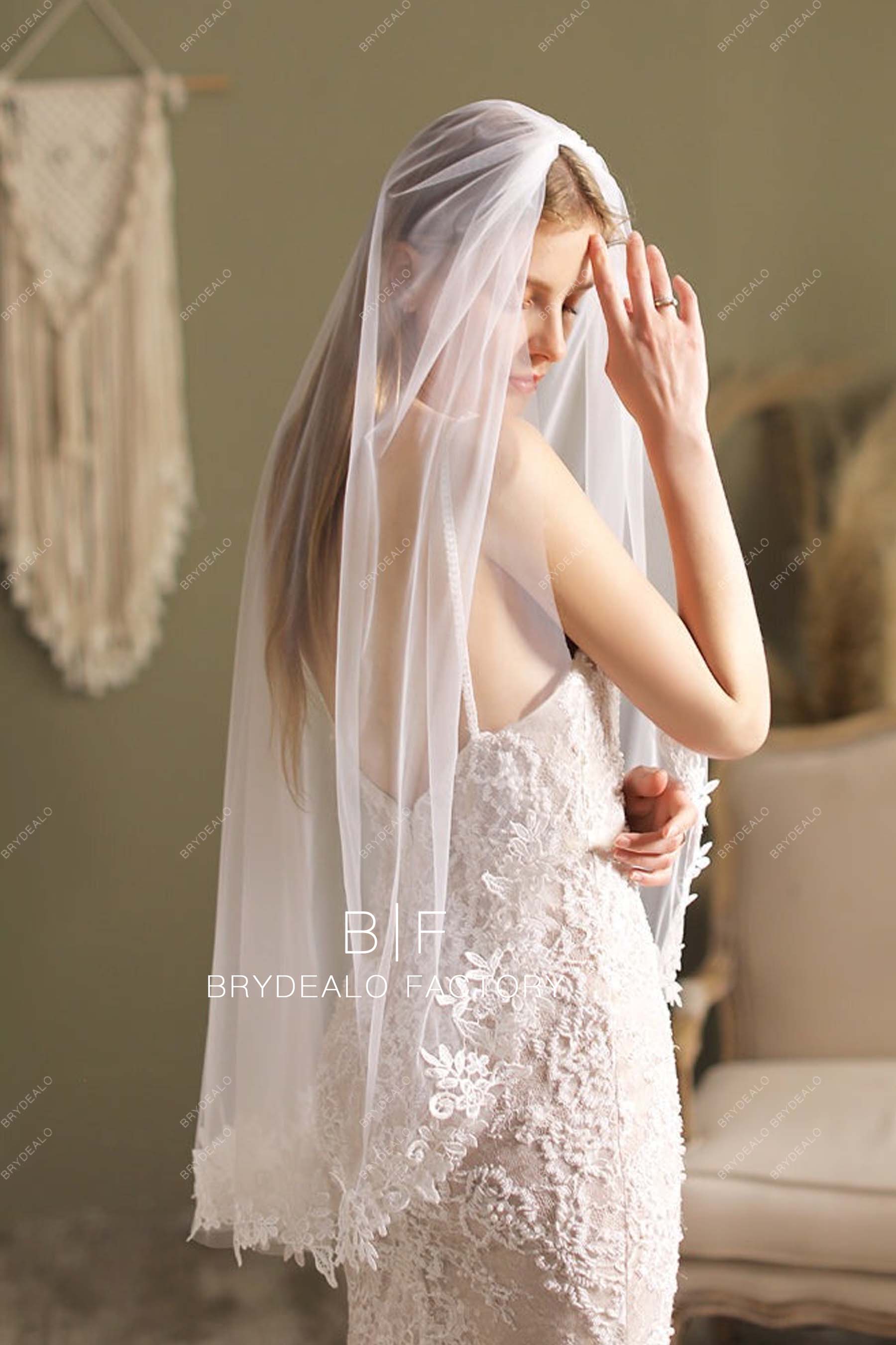Wholesale Fingertip Length Lace Edge Wedding Veil