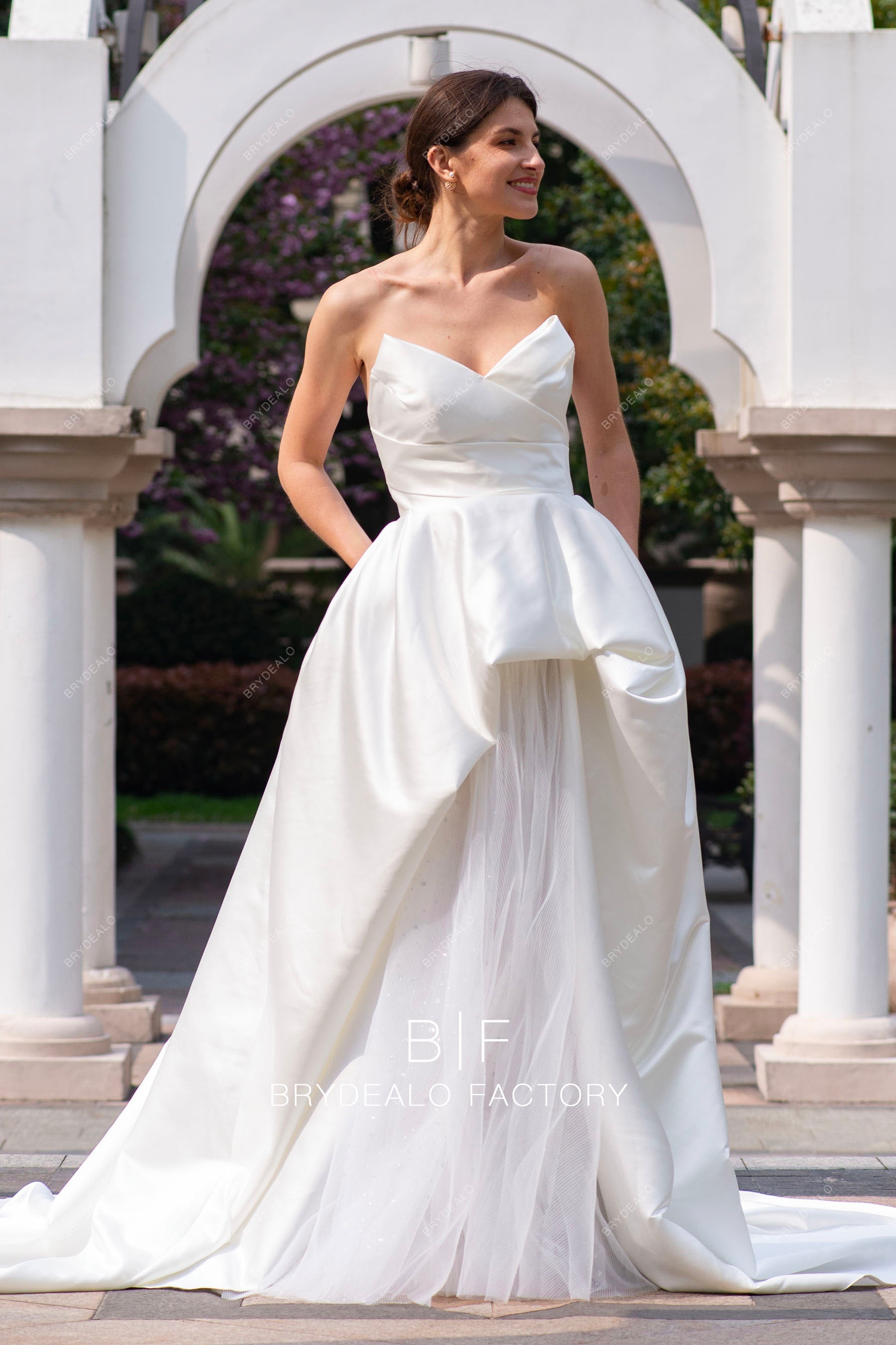 Elegant Strapless Satin Flounced Ballgown Wedding Dress Ivory / Nude Beige Elegant Strapless Satin Flounced Ballgown Wedding Dress Ivory / Nude Beige