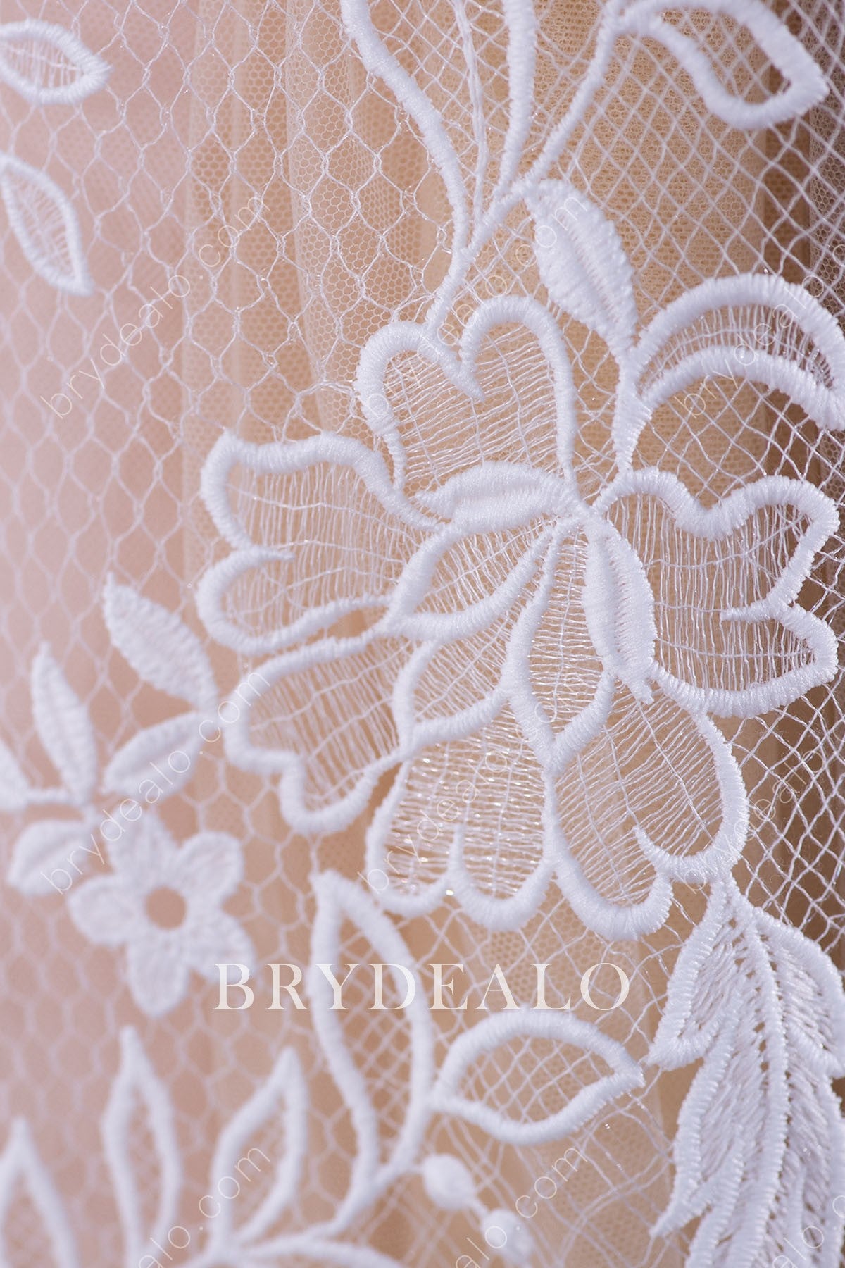 Glamorous Flower Cording Lace Fabric for Wholesale