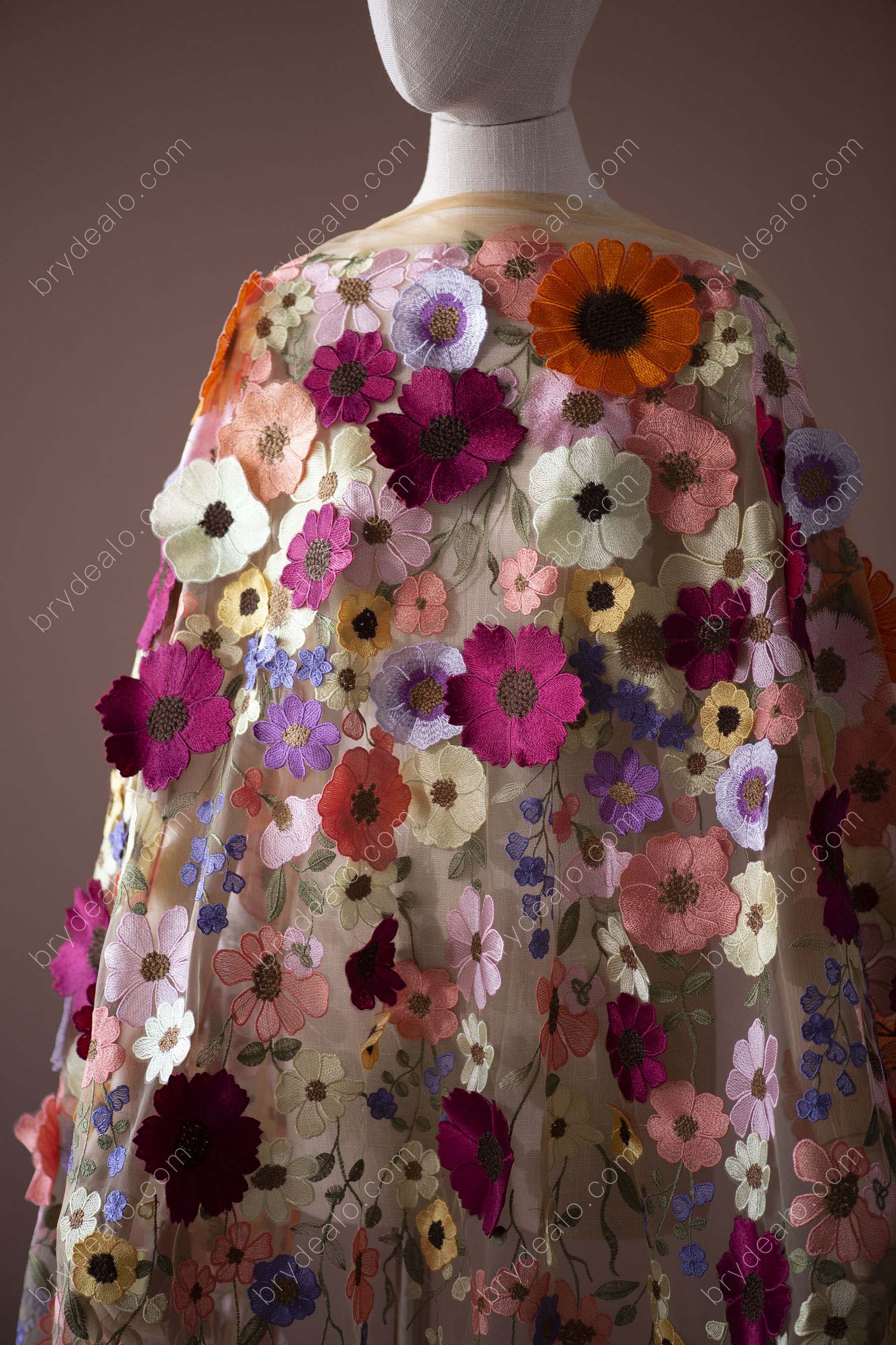 Glamorous Colorful Flowers Designer Lace Fabric for Wholesale