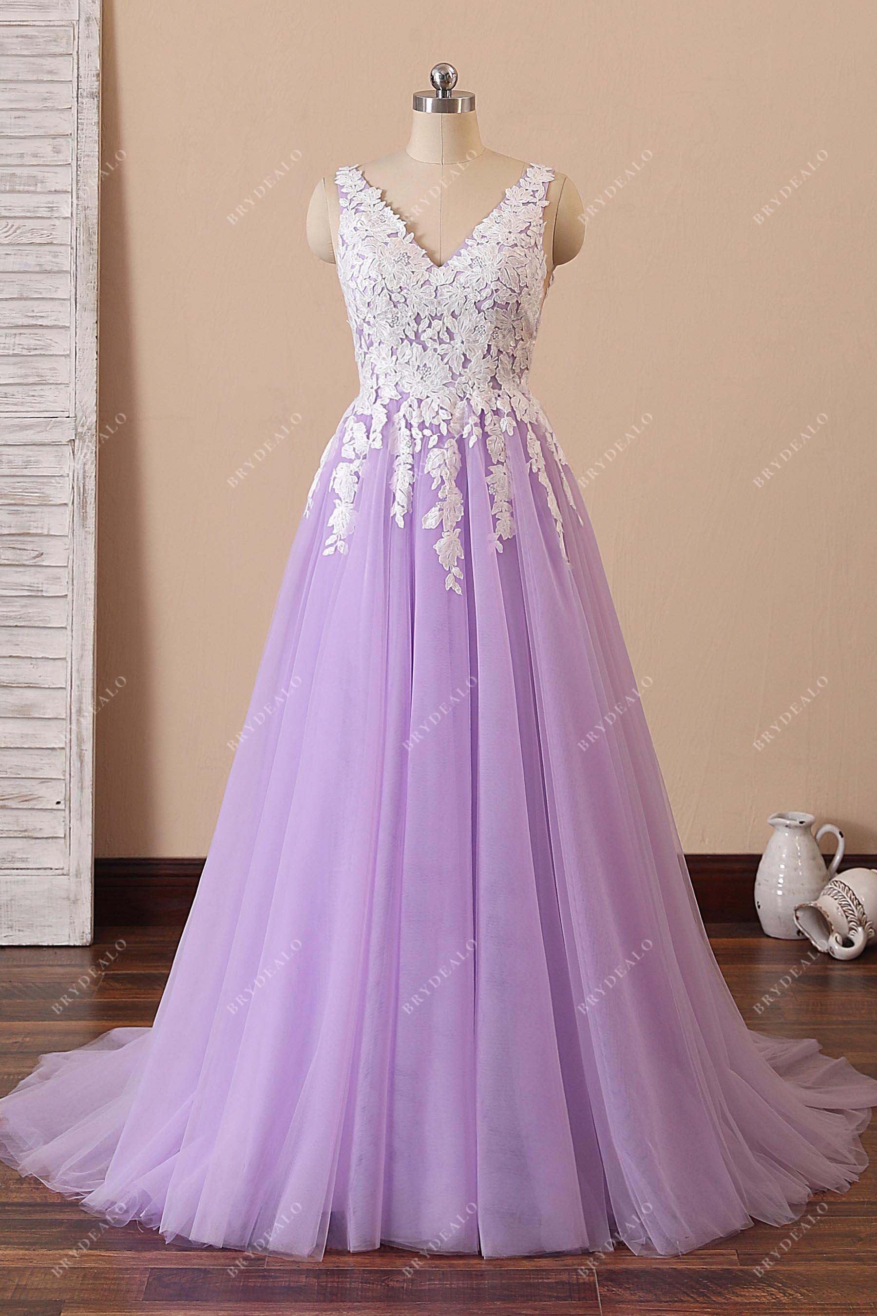 Elegant Lilac Tulle Ivory Lace V-Neck Formal Gown