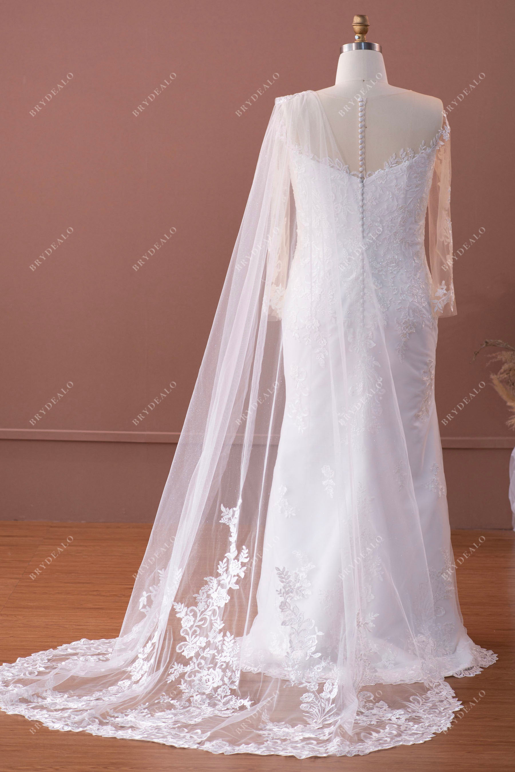 lace mermaid wedding dress detachable cape
