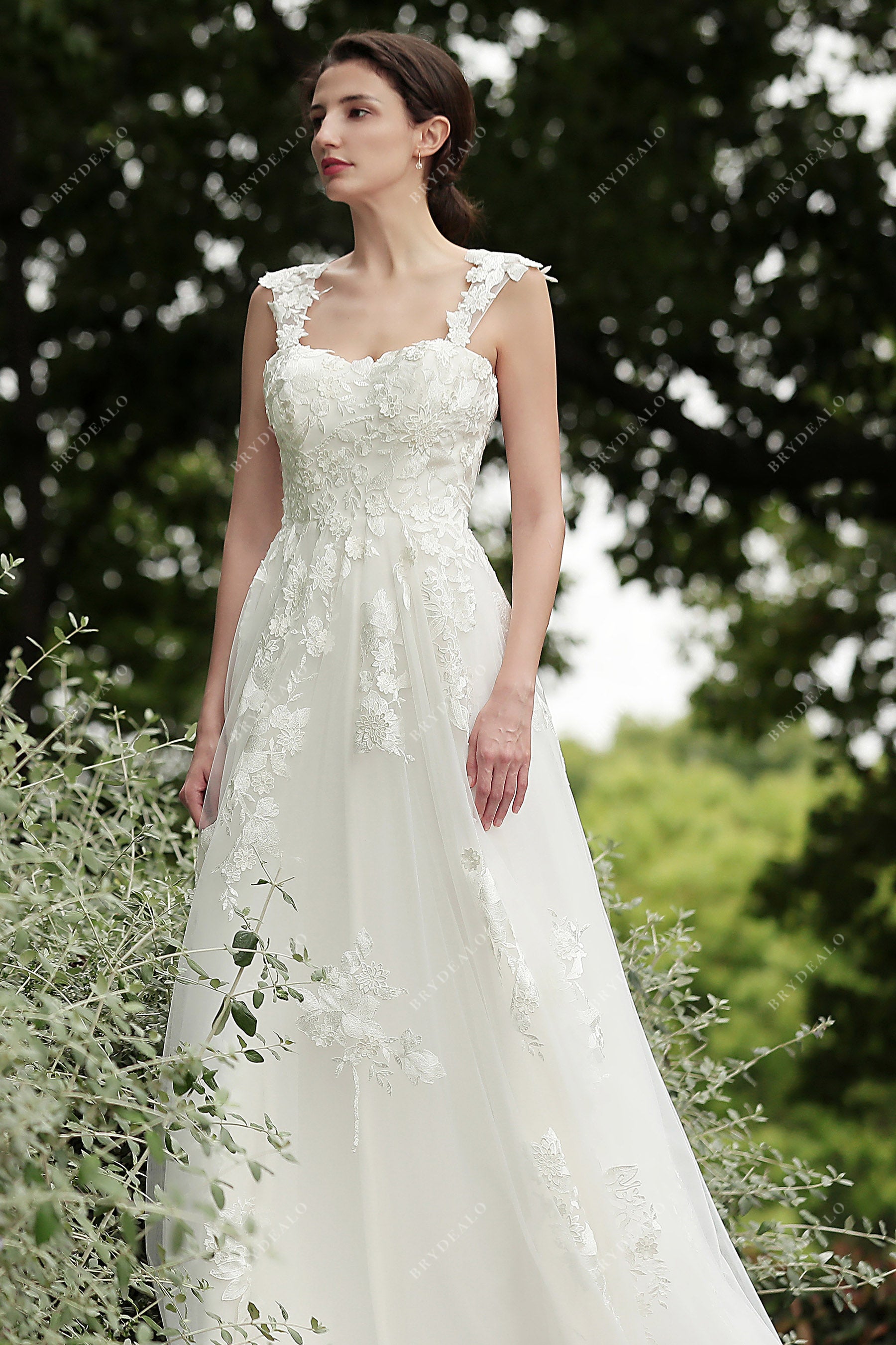 Wholesale Lace Strap Sweetheart Neck Wedding Dress