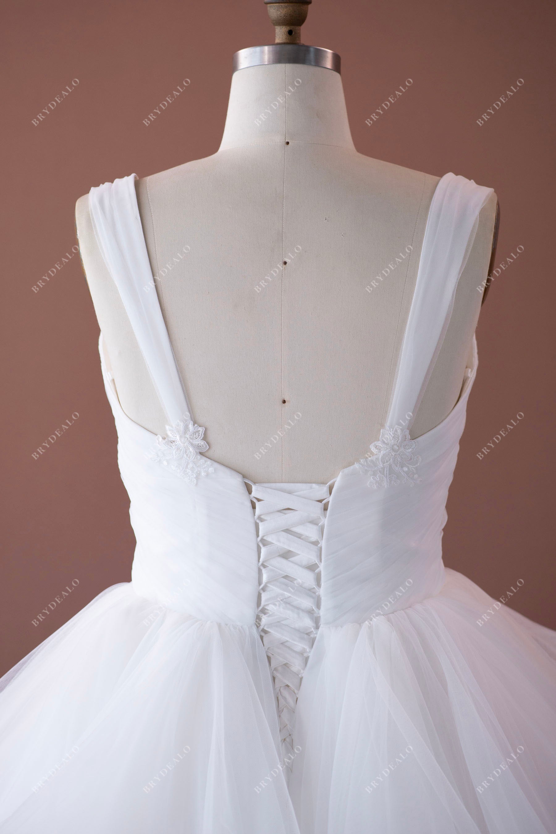 lace-up low back tulle wedding dress