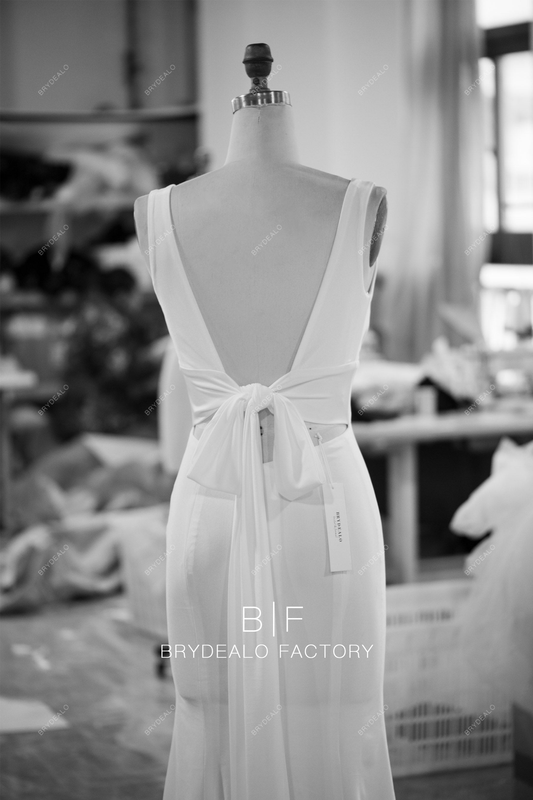 lace up closure wedding dress