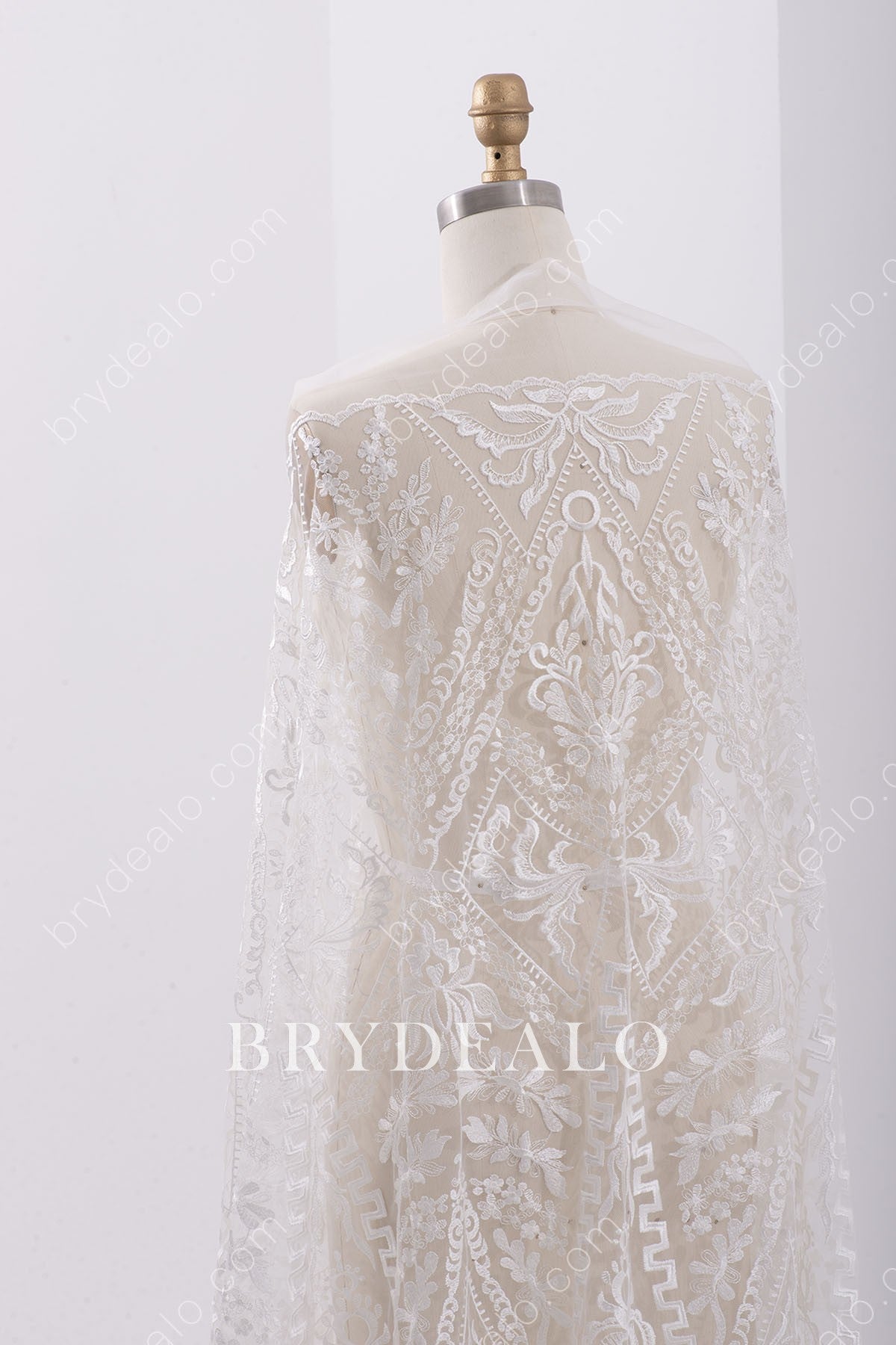 Wholesale Scalloped Geometrical Bridal Lace Fabric