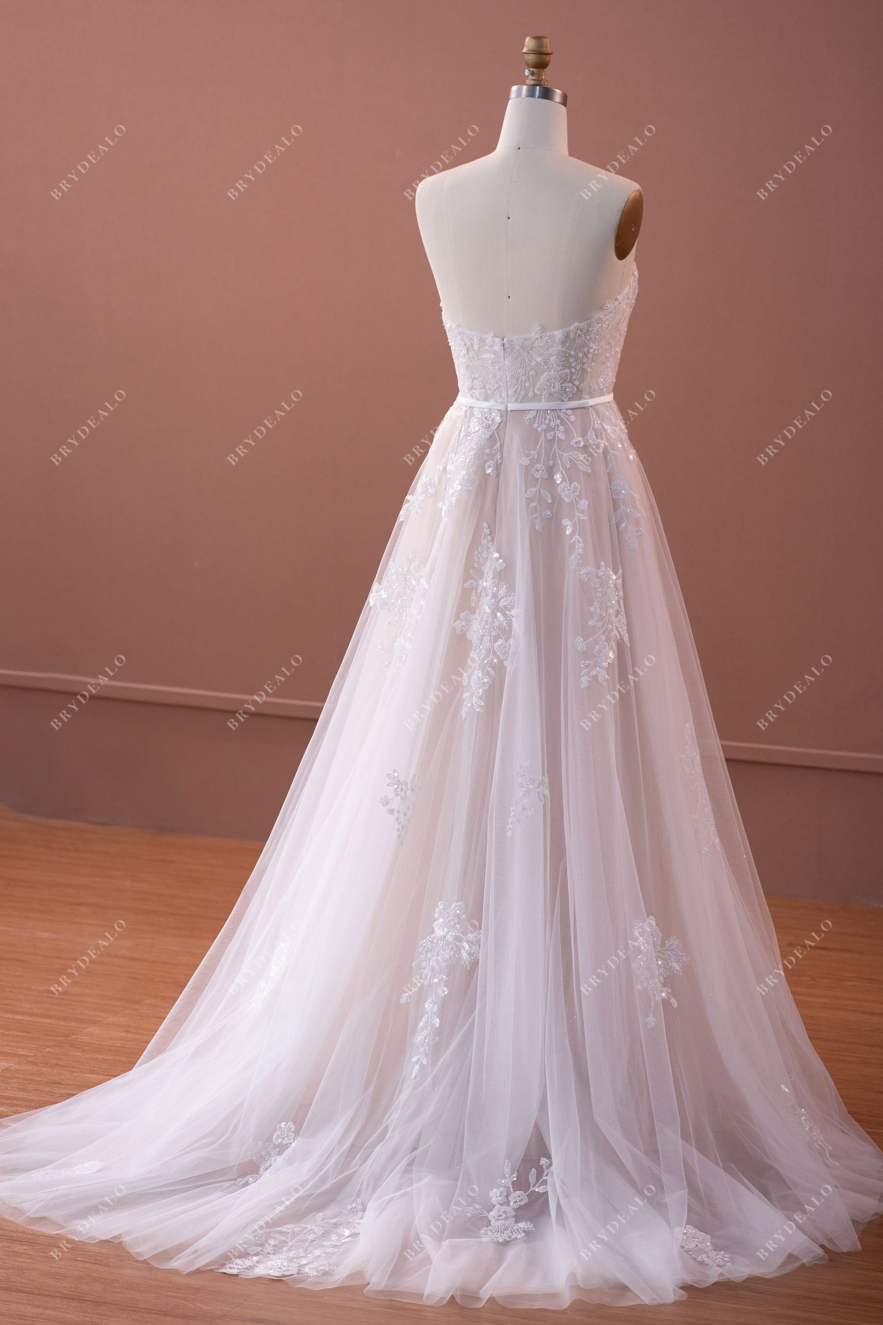 long open back lace wedding dress