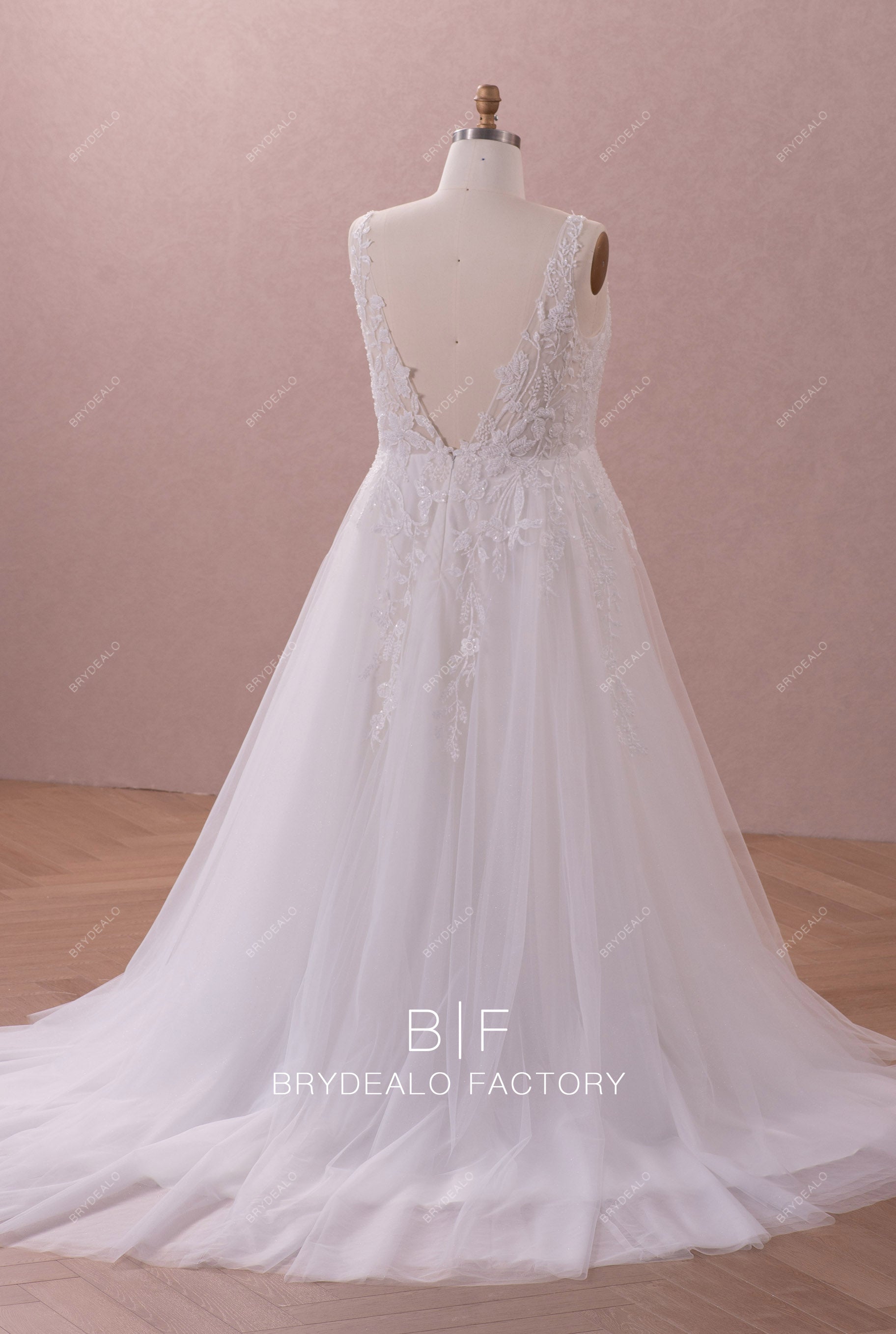 luxury open v-back wedding dress