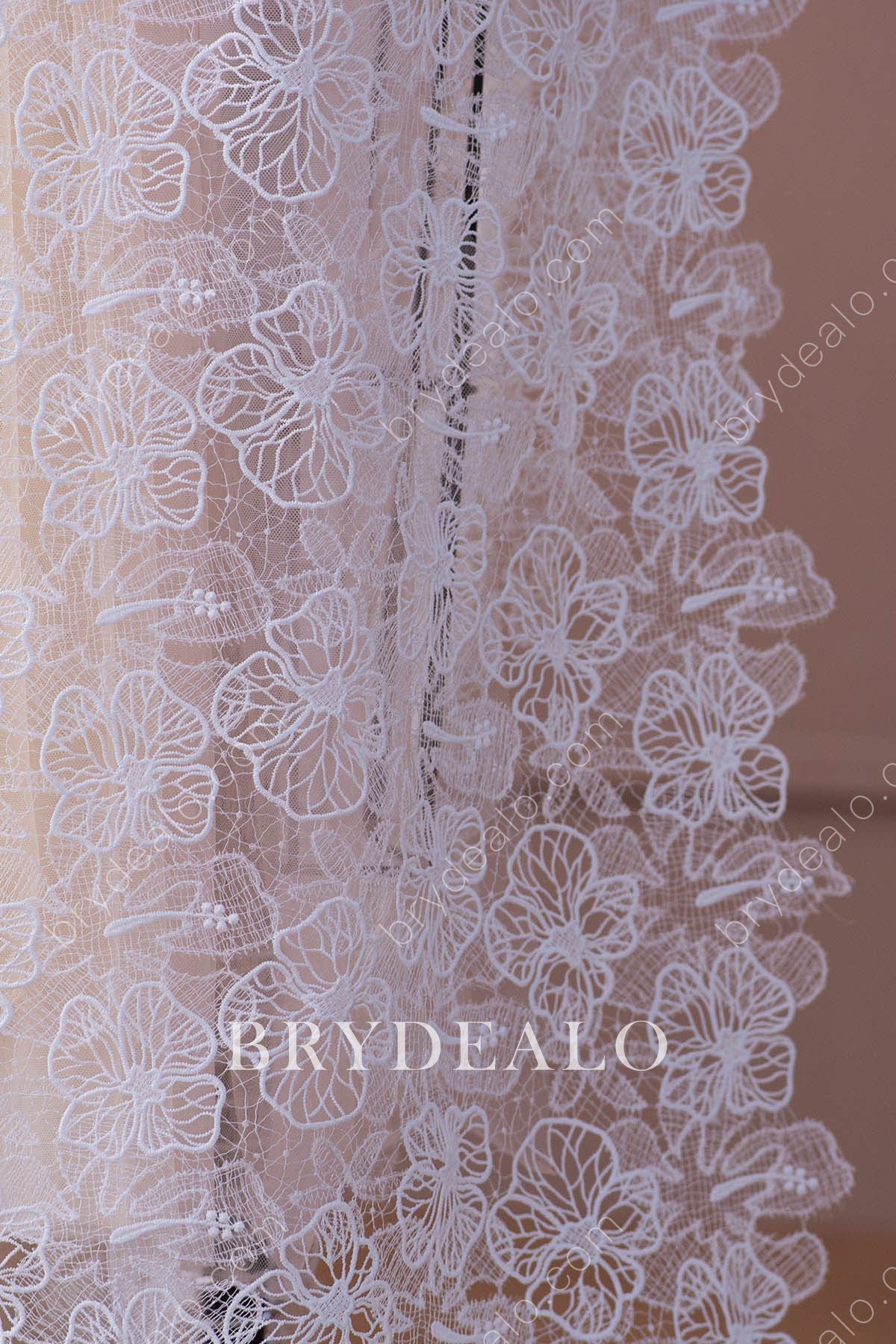 Embroidered Lace Fabric for Wholesale