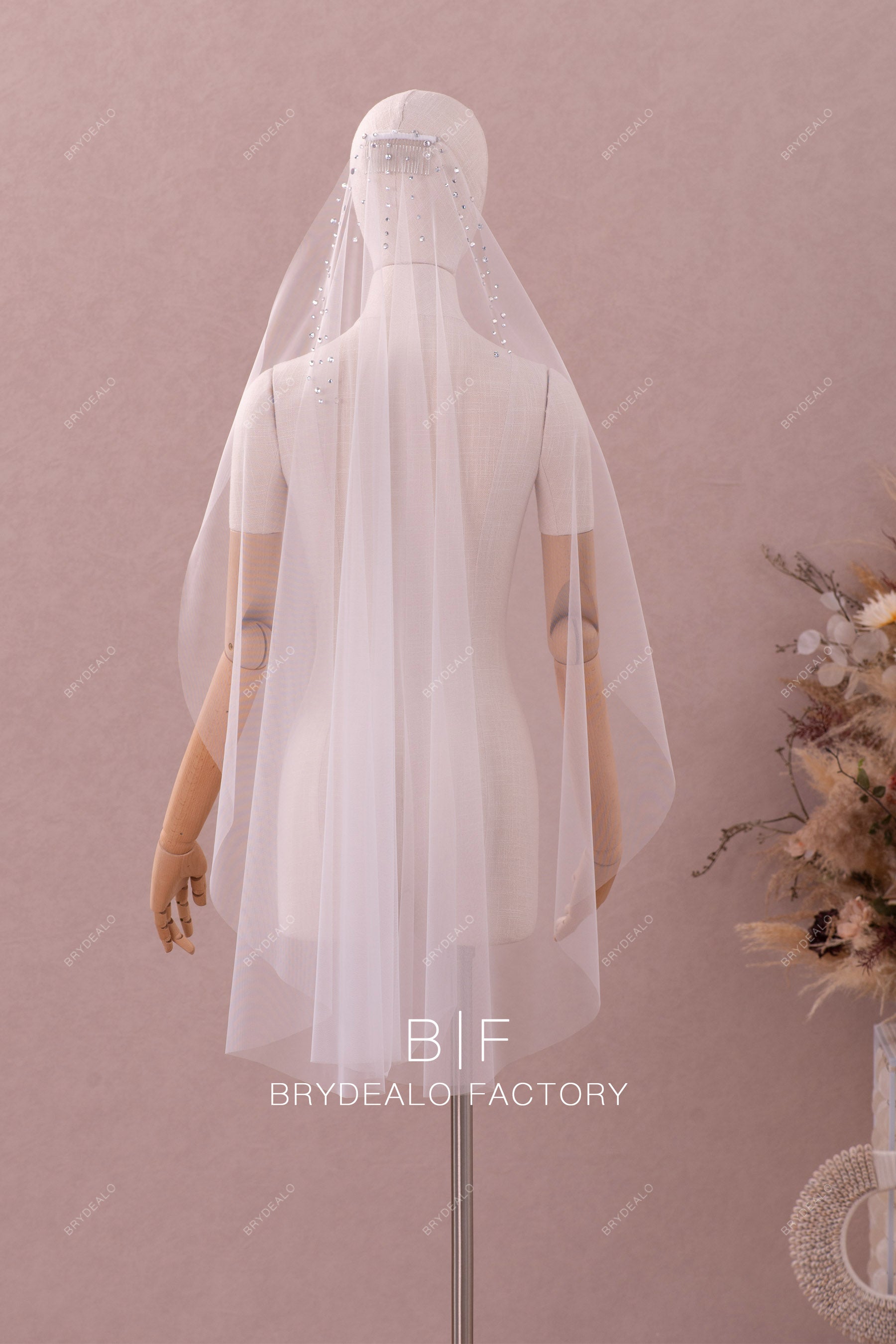 rhinestone single-tier tulle bridal veil