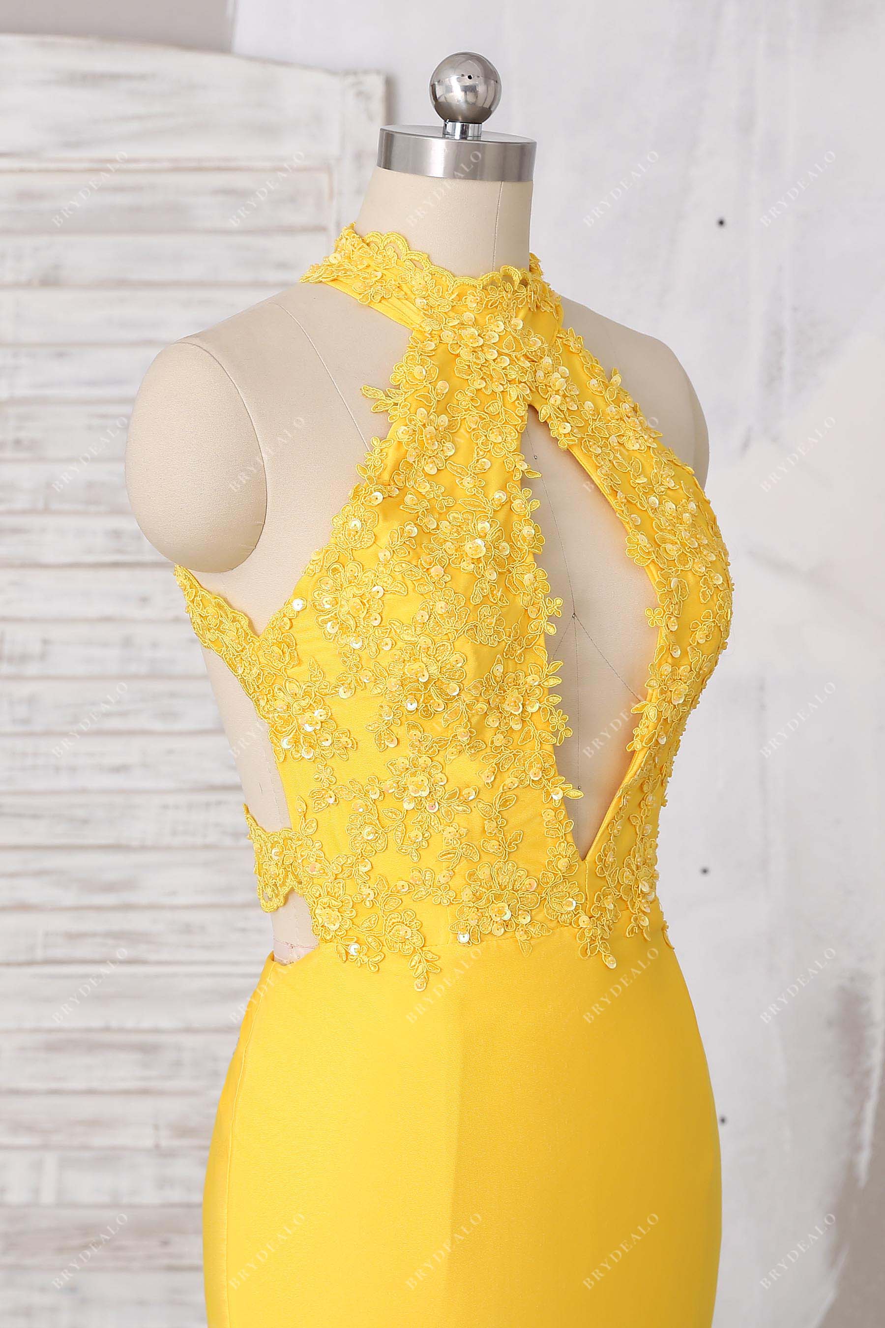 sleeveless lace keyhole halter dress