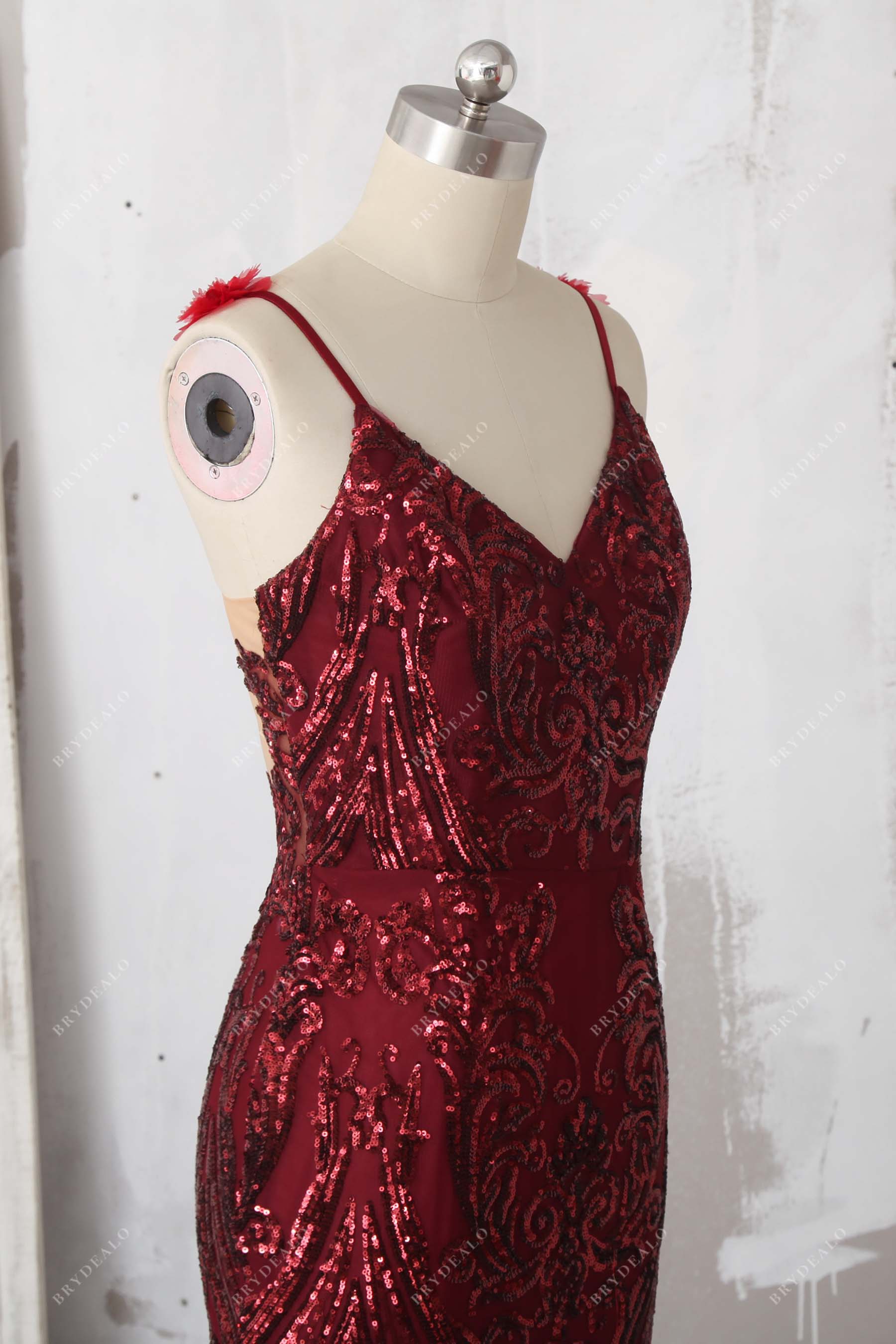 sleeveless thin straps V-neck prom gown