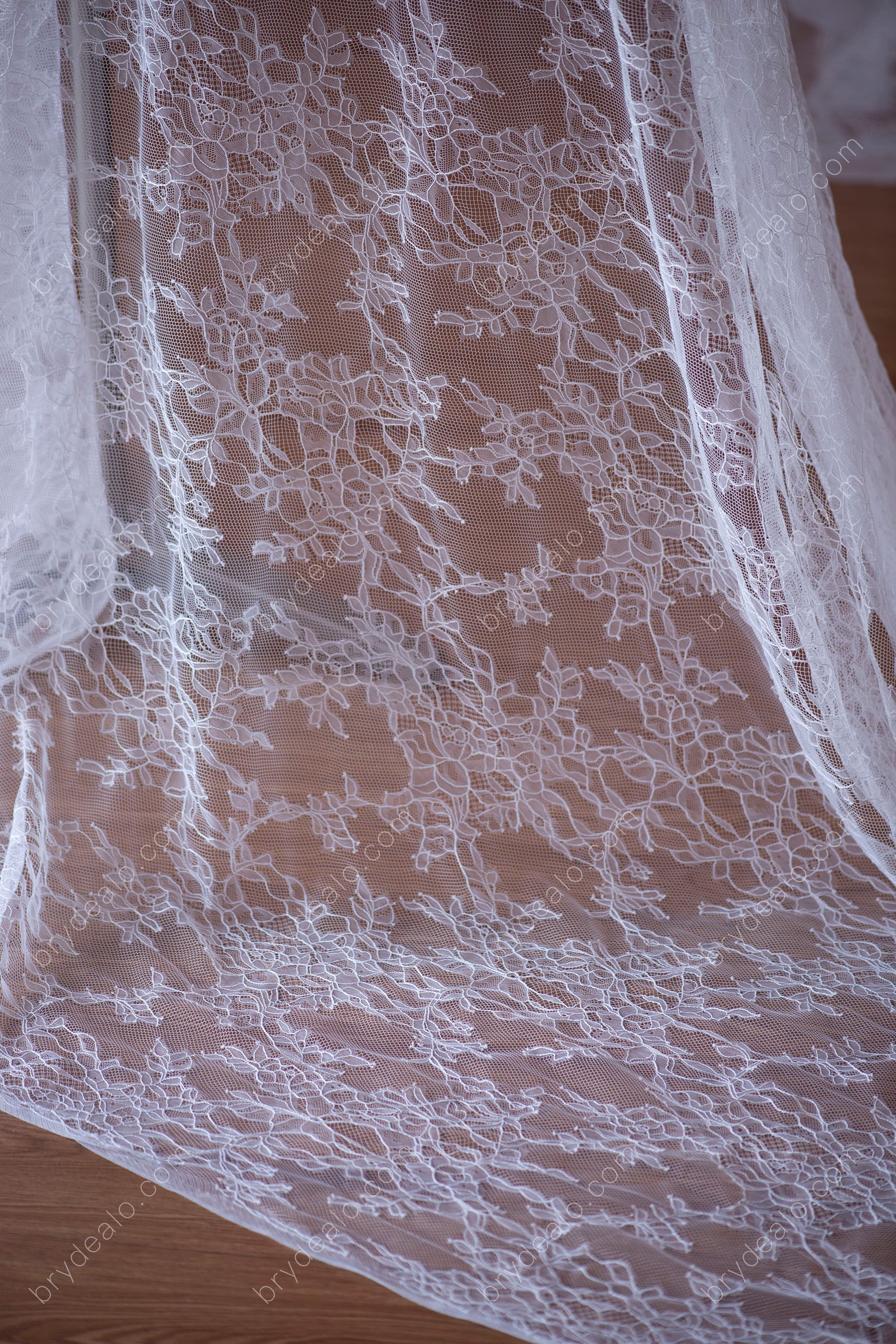 Best Dreamy Leave Bridal Lace Fabric for Wholesale