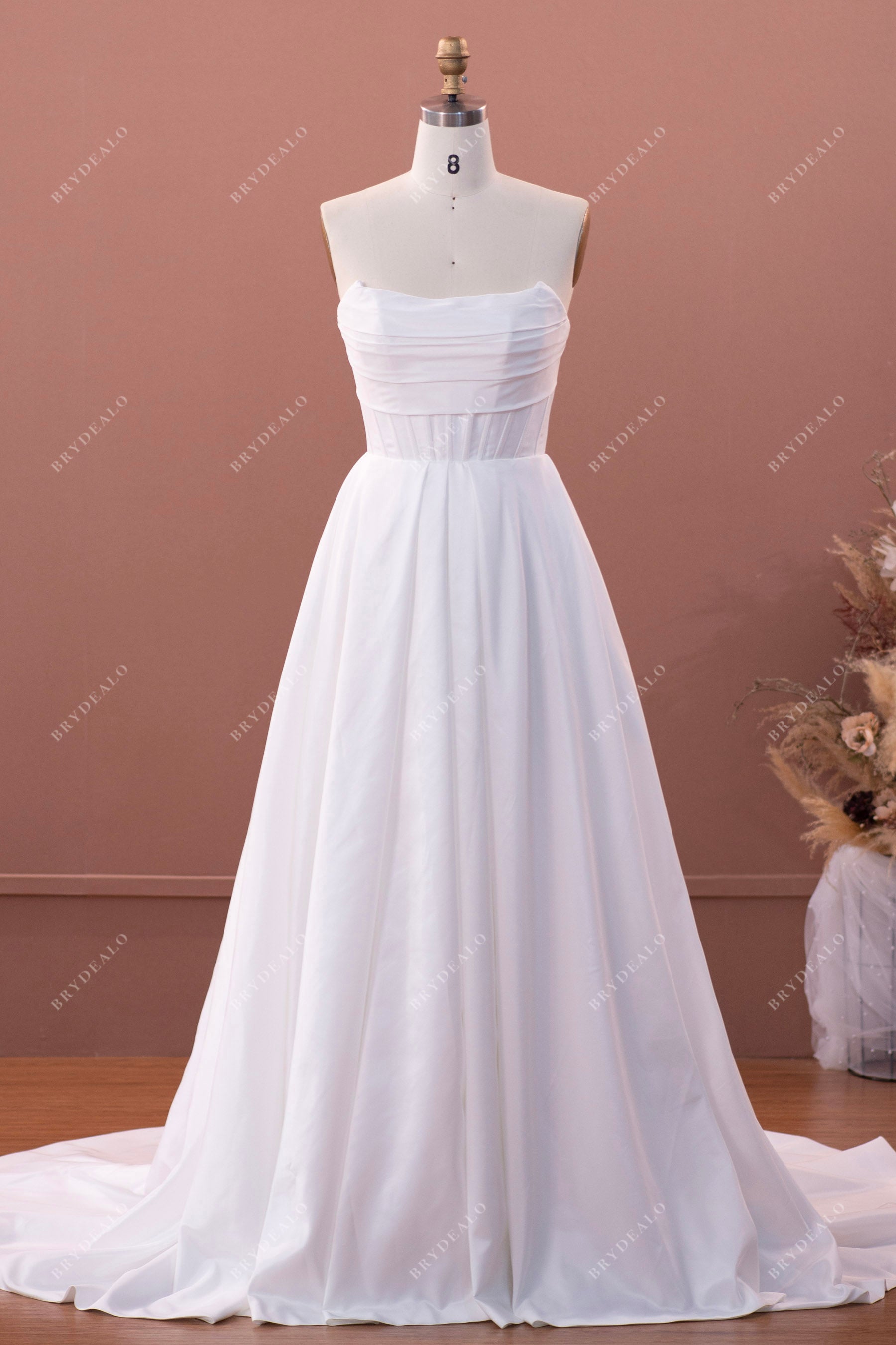 Elegant Strapless Taffeta Wedding Dress with Pockets