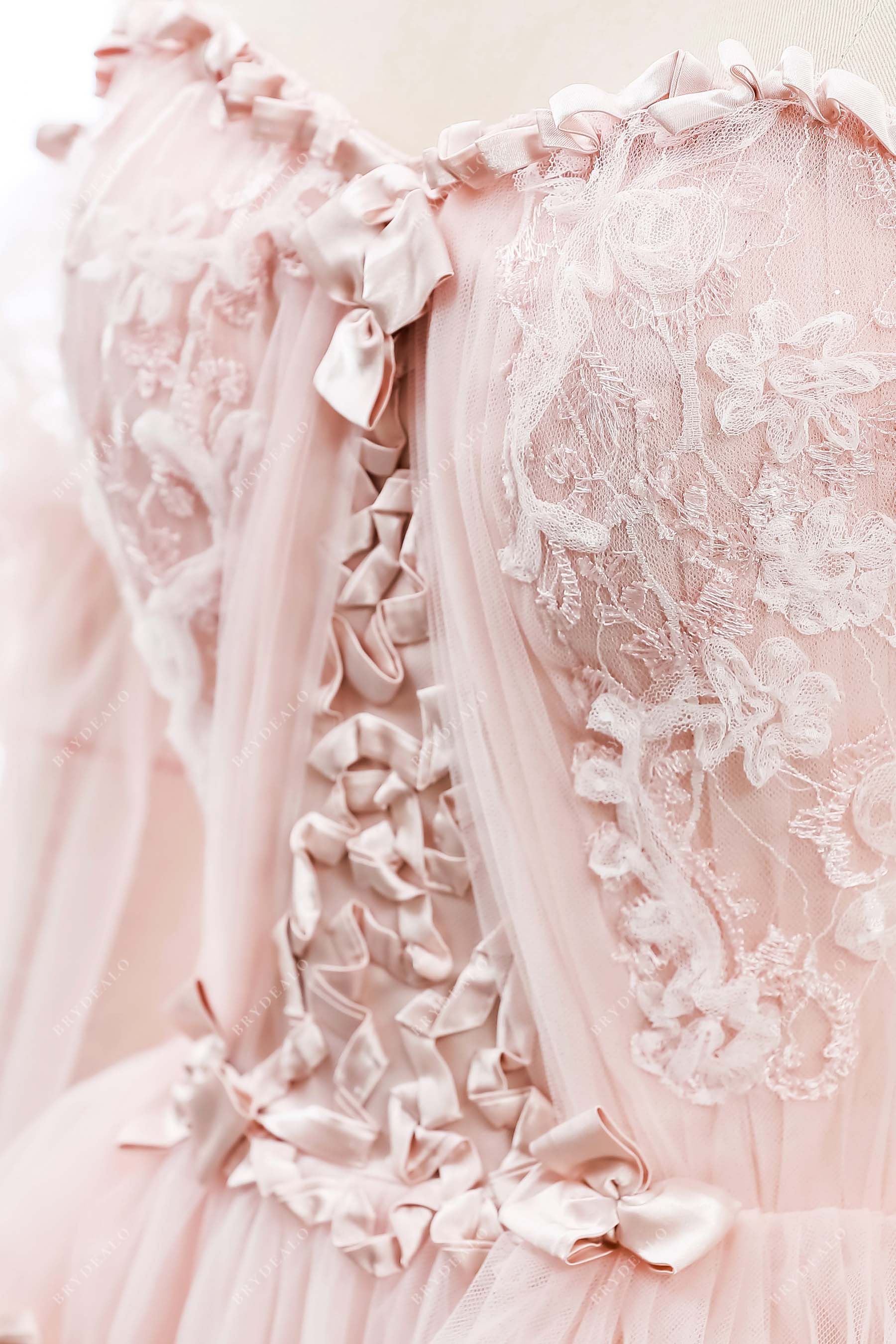 sweetheart neck lace bridal dress
