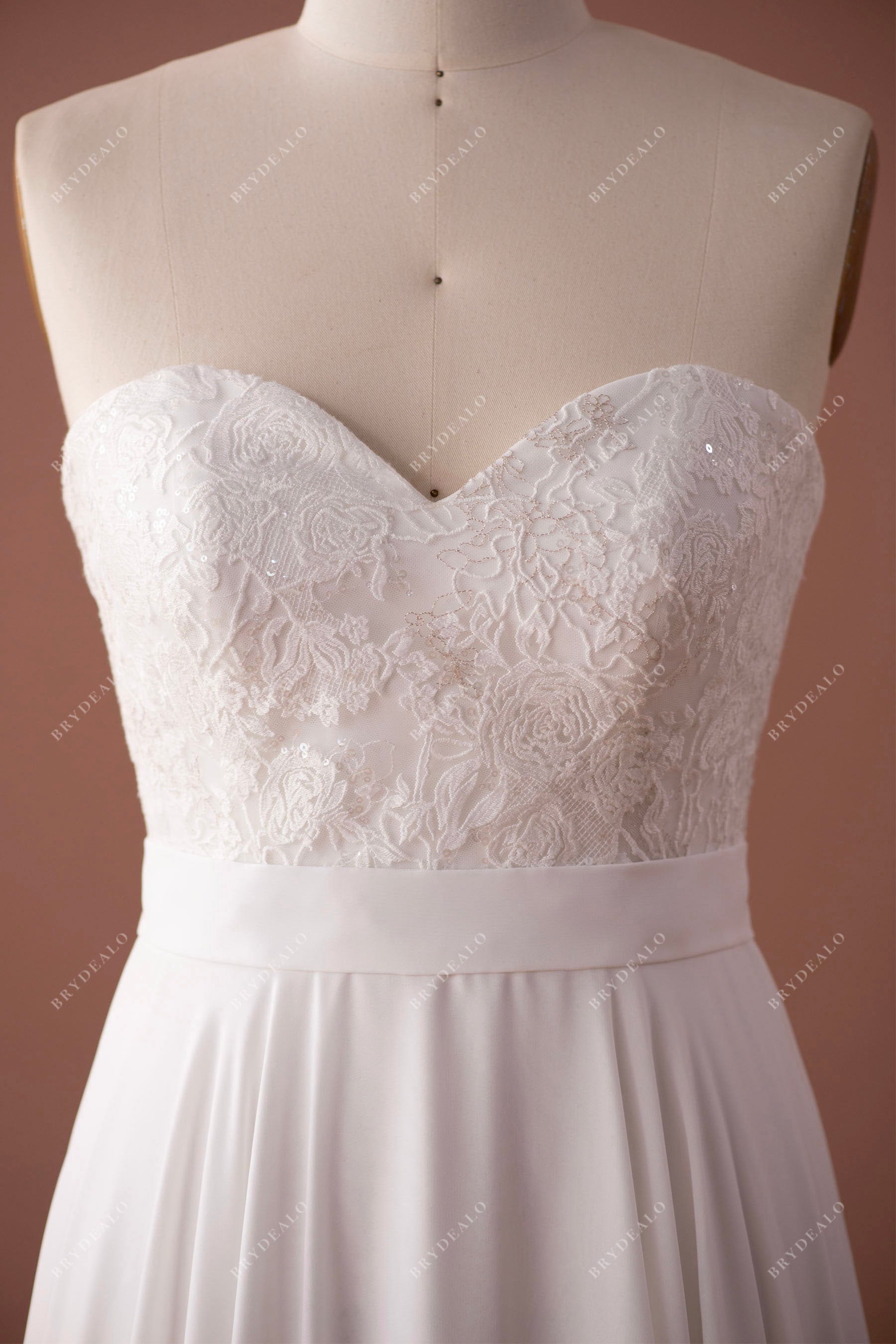sweetheart neck lace bridal gown