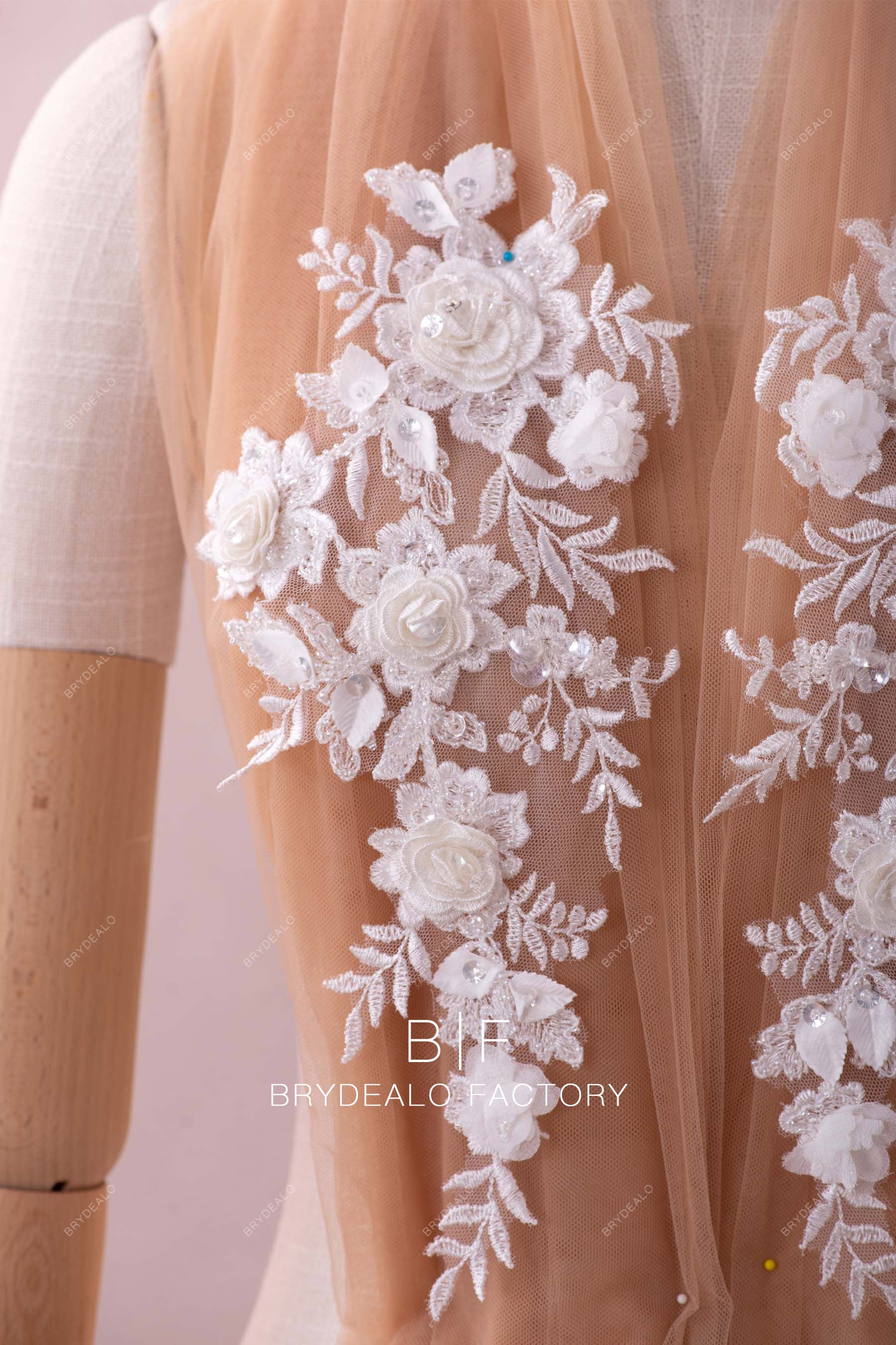 symmetrical 3D flower lace appliques
