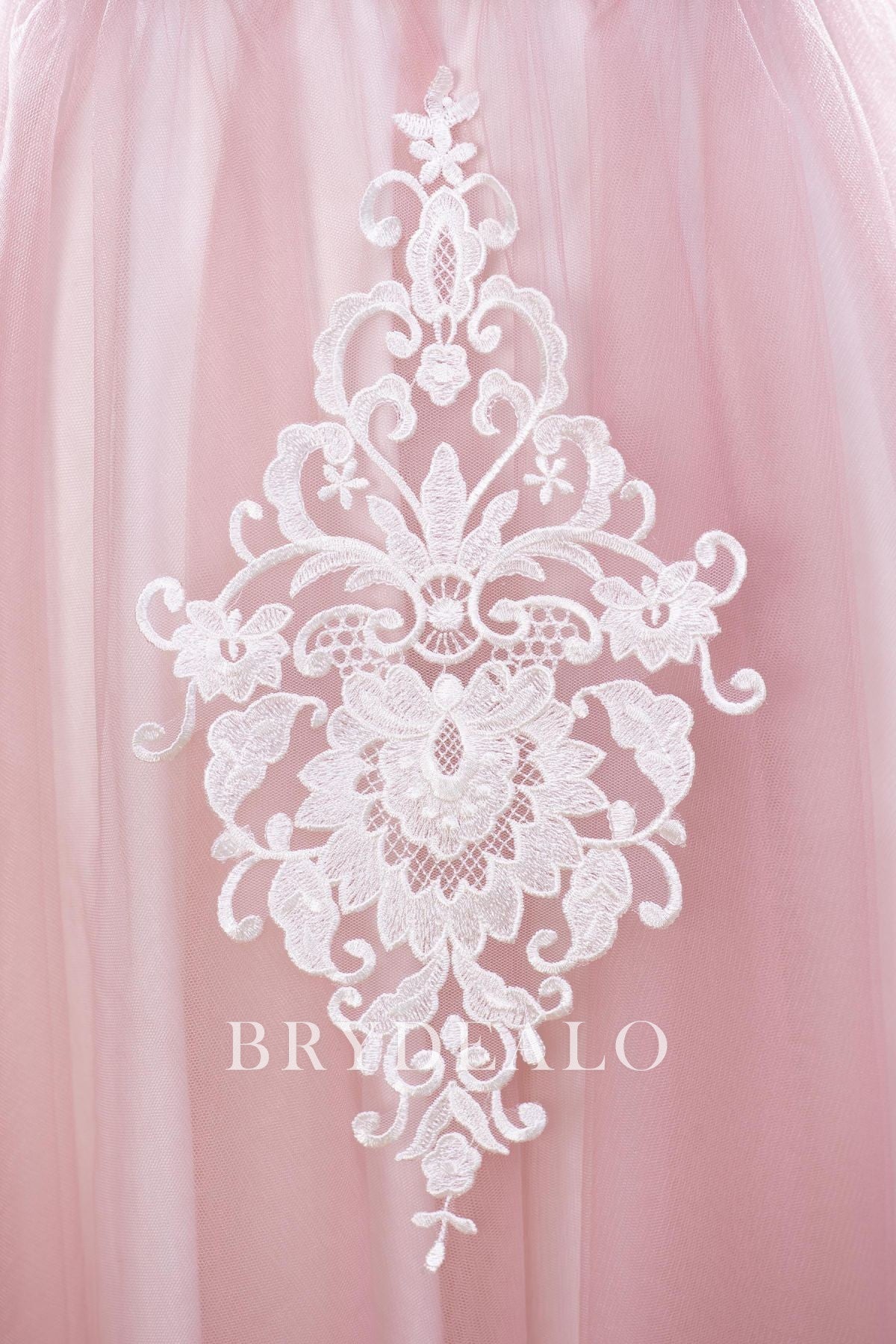 Symmetrical Bridal Lace Appliques for Wholesale