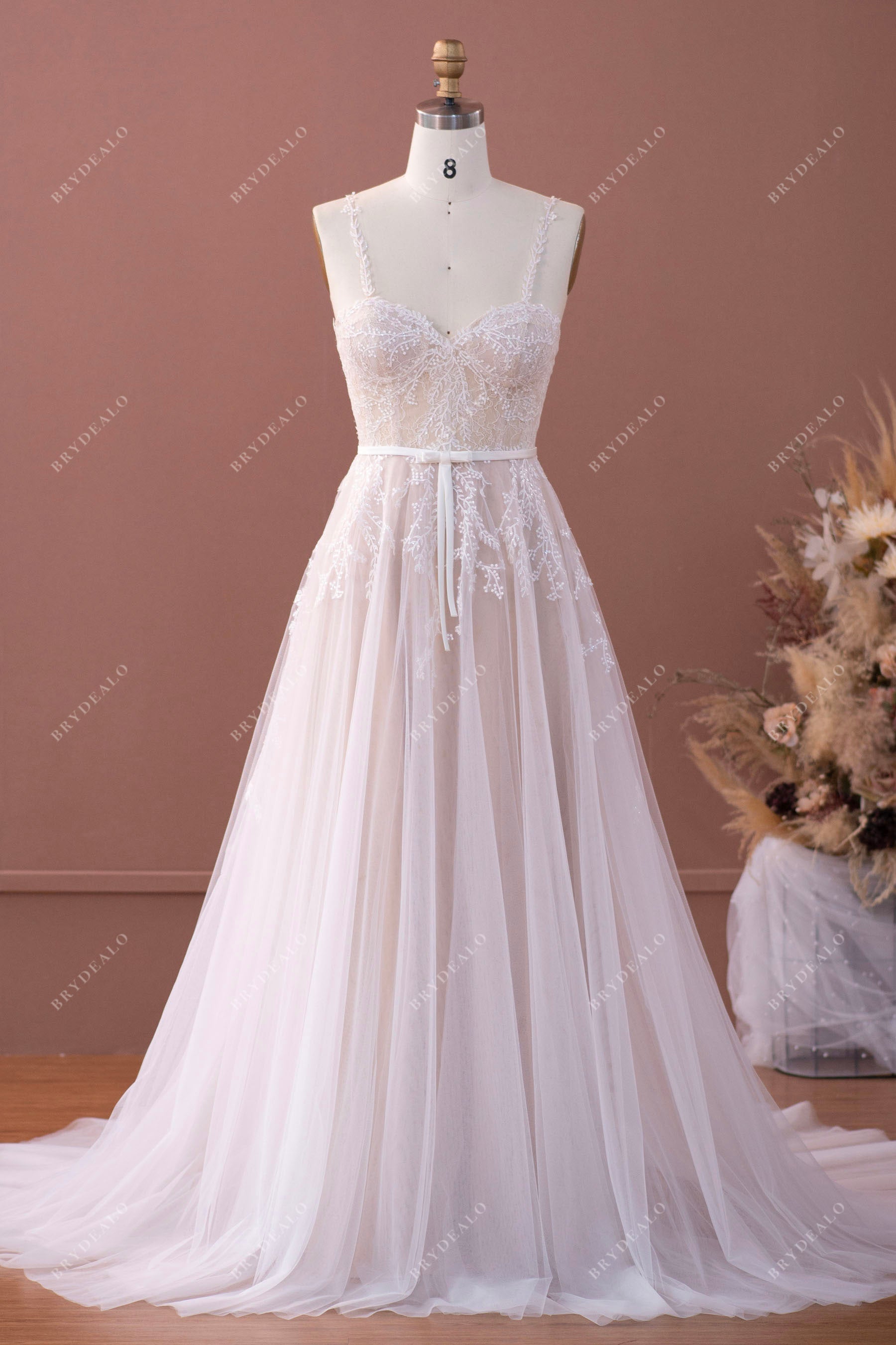 Straps Sweetheart Lace A-line Boho Wedding Dress Sample Sale