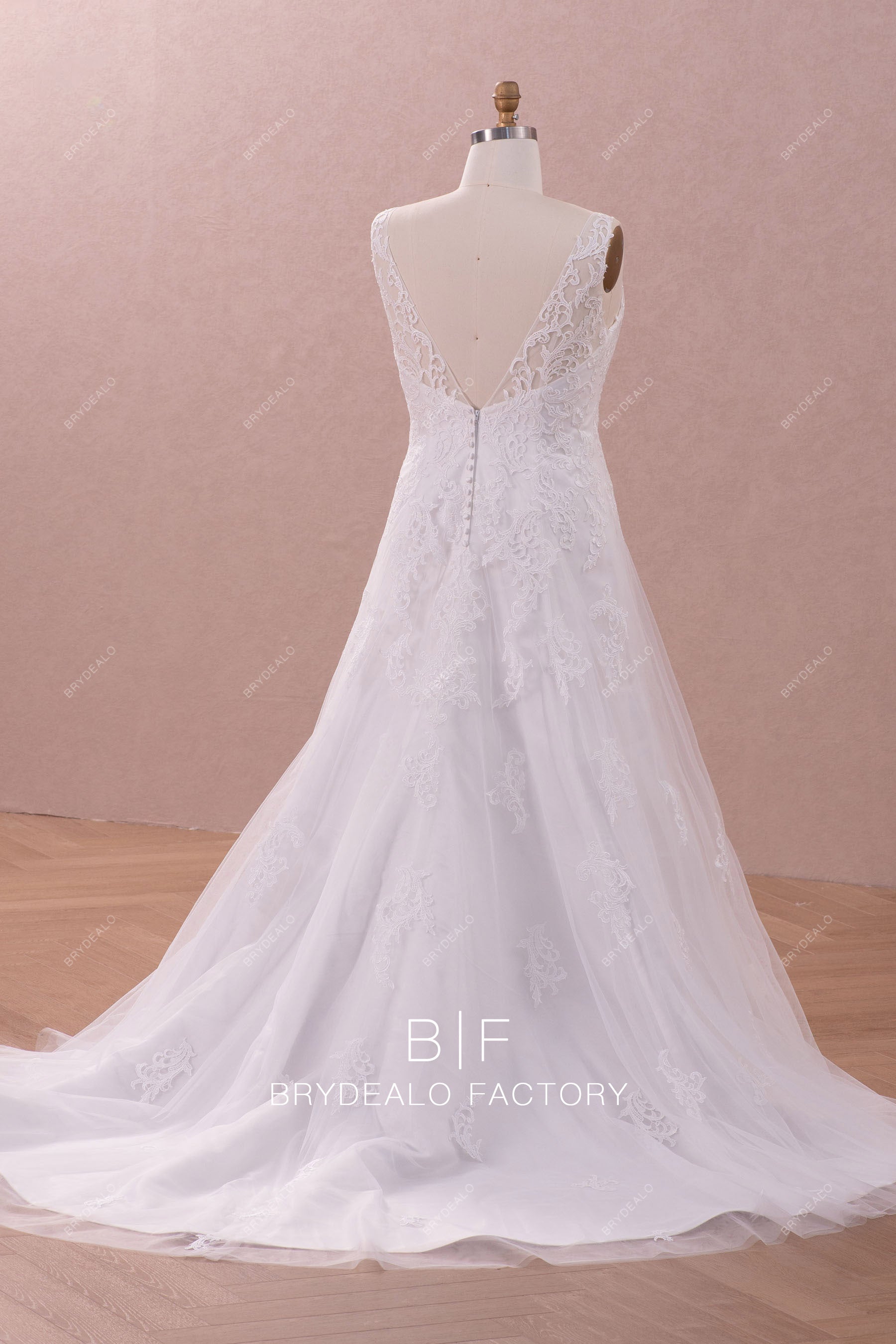v-cut back court train wedding dress