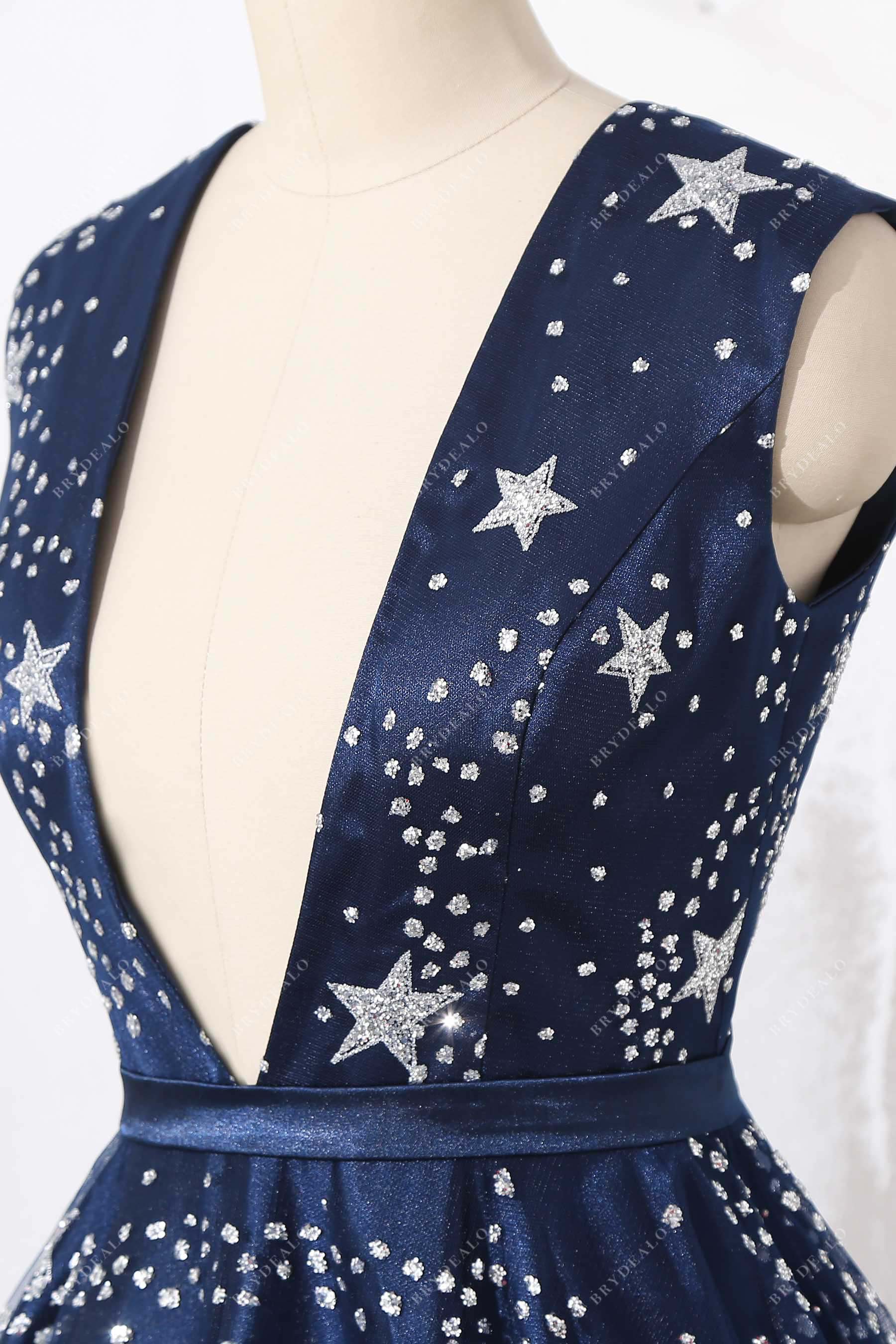 V-neck sleeveless stars gown