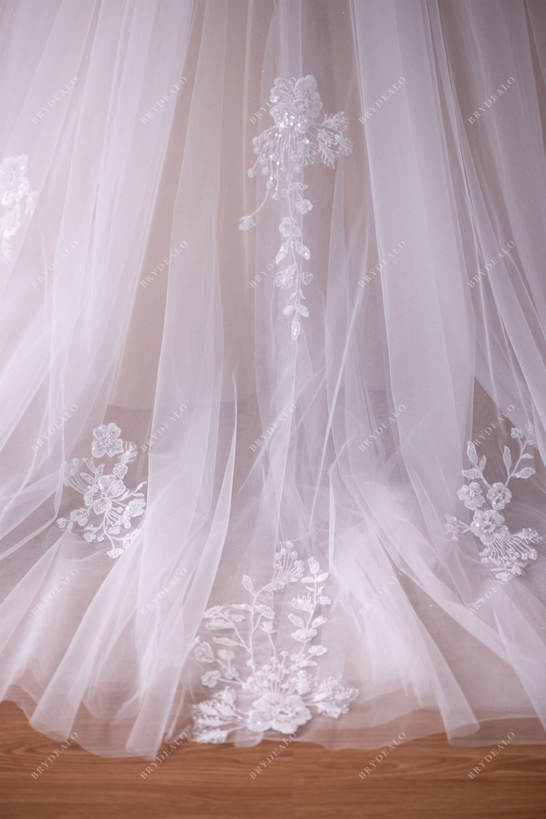 Visible Boning Sweetheart Corset Lace A-line Wedding Dress