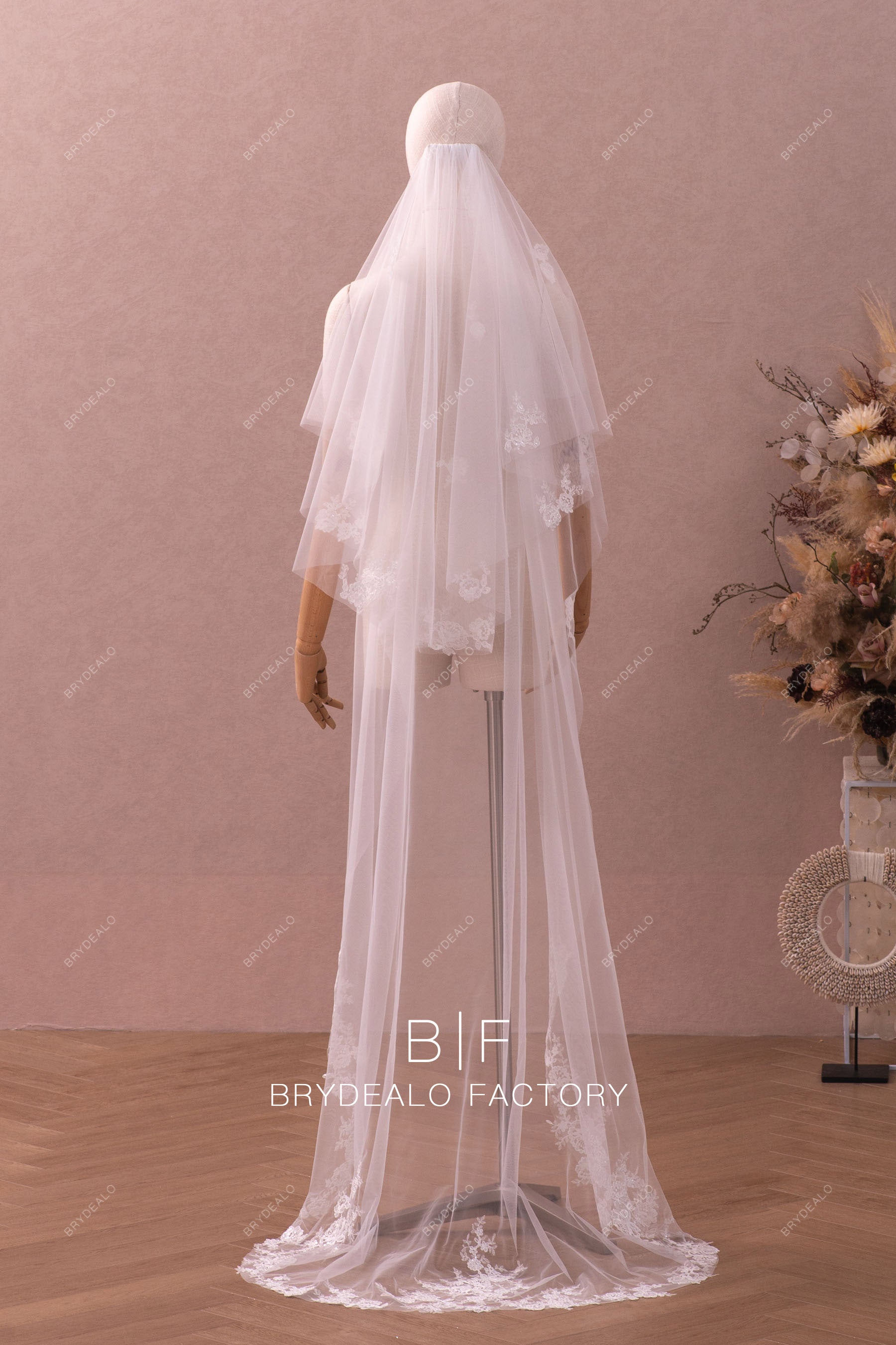 wholesale shimmery lace tulle veil 08019