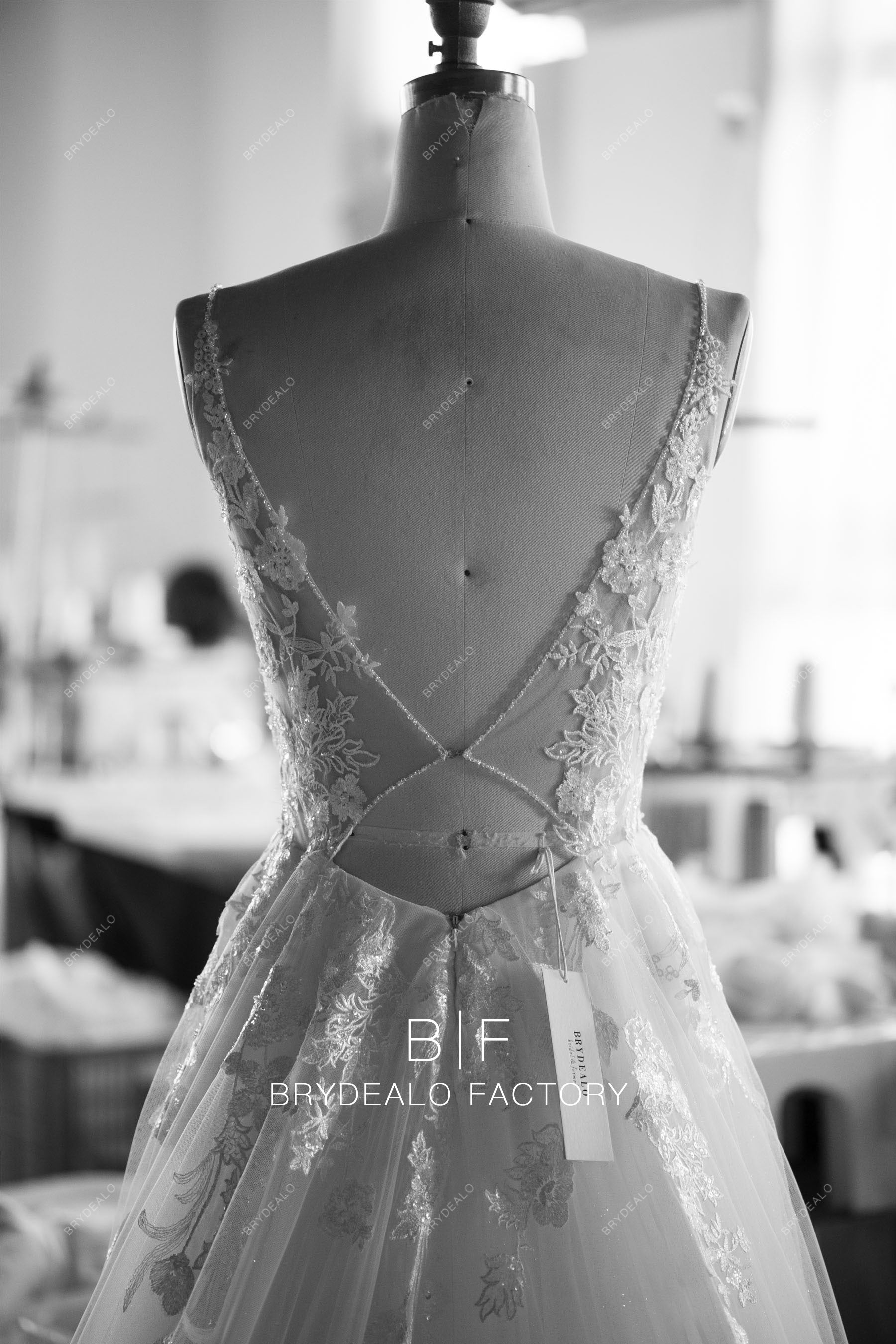 wholesale beaded straps keyhole lace wedding dress