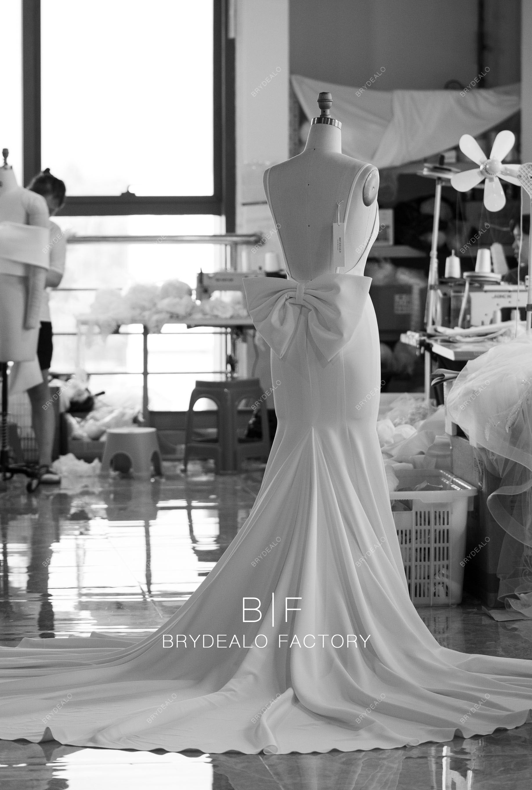 wholesale crepe open back long wedding dress