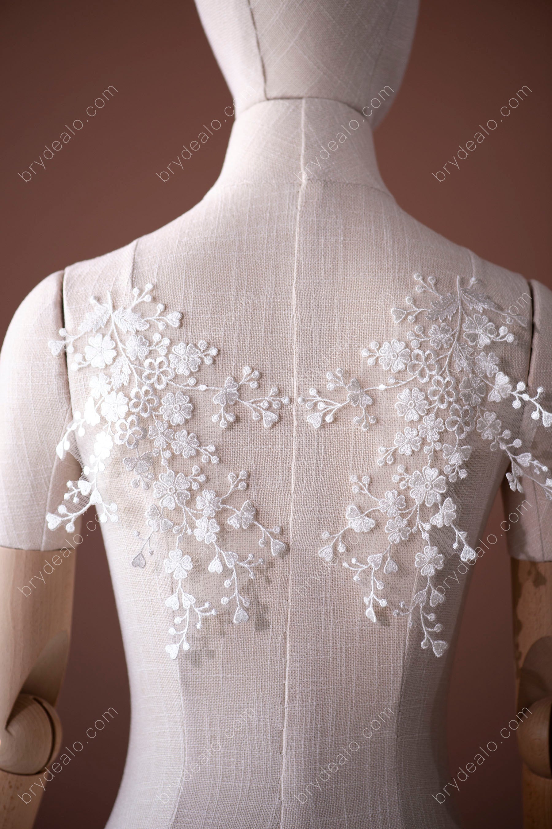 Wholesale Dainty Blossom Lace Appliques