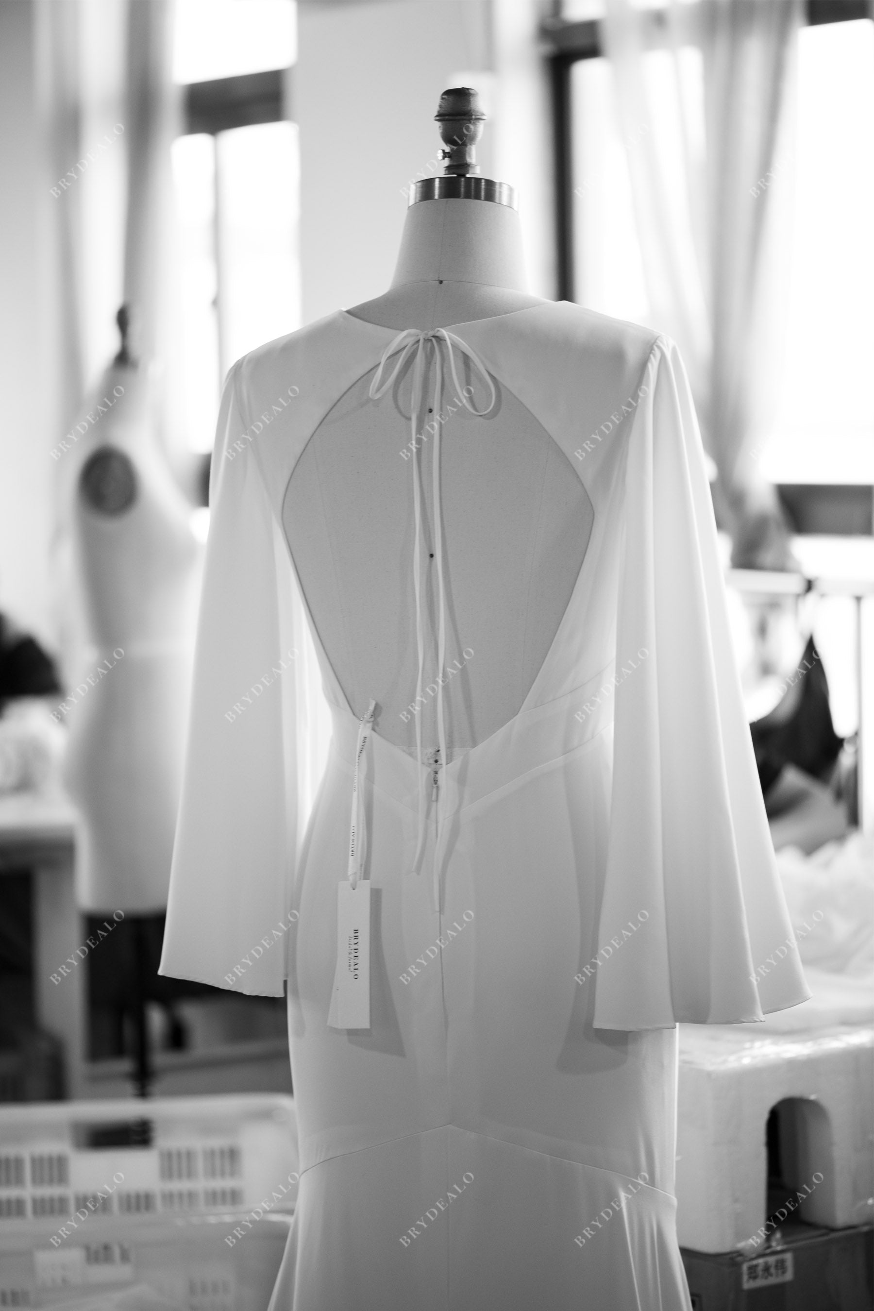 wholesale elegant keyhole wedding dress